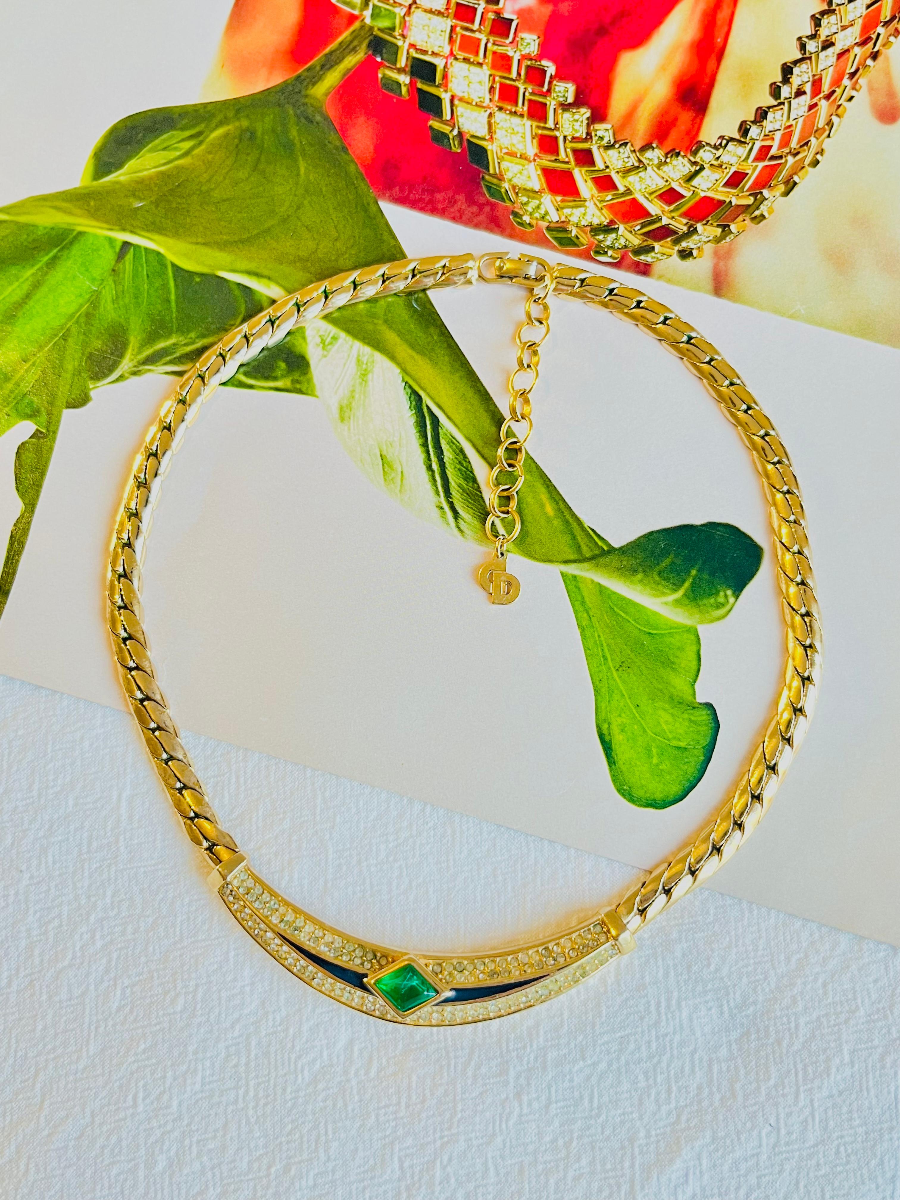 Christian Dior Vintage 1980s Emerald Green Gripoix Black Crystals Gold Necklace In Good Condition For Sale In Wokingham, England