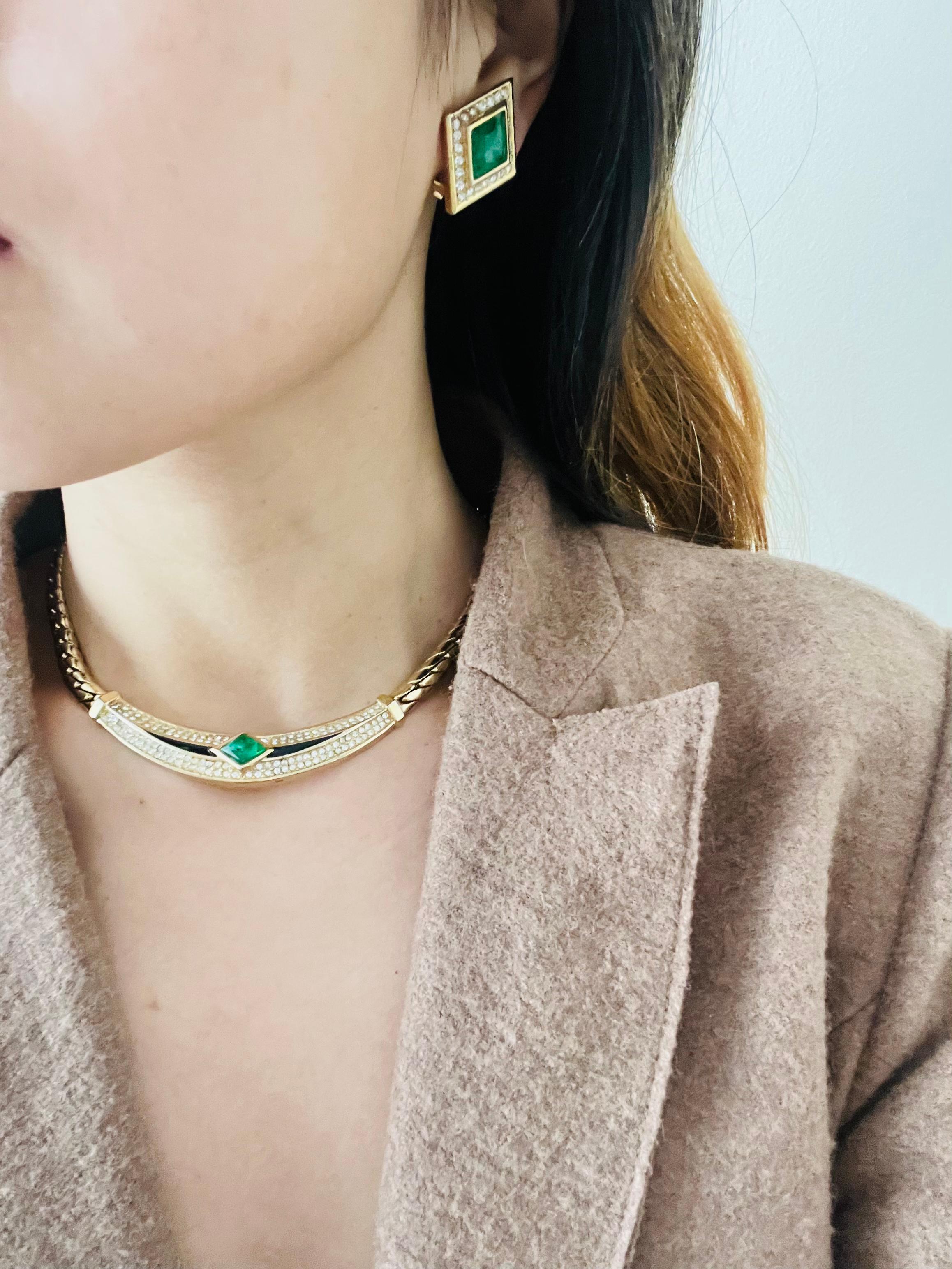 Christian Dior Vintage 1980s Emerald Green Gripoix Black Crystals Gold Necklace For Sale 4