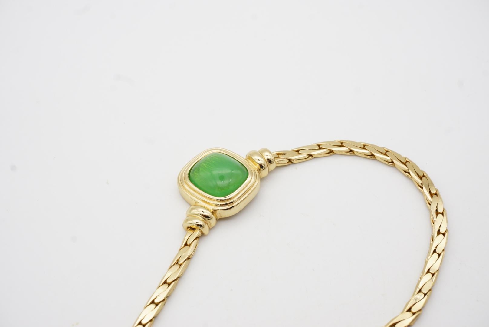 Christian Dior Vintage 1980s Emerald Green Rectangle Cabochon Pendant Necklace For Sale 4