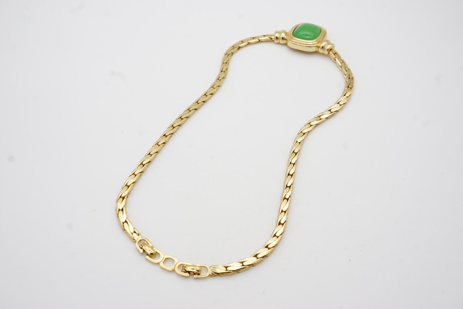 Christian Dior Vintage 1980s Emerald Green Rectangle Cabochon Pendant Necklace For Sale 5