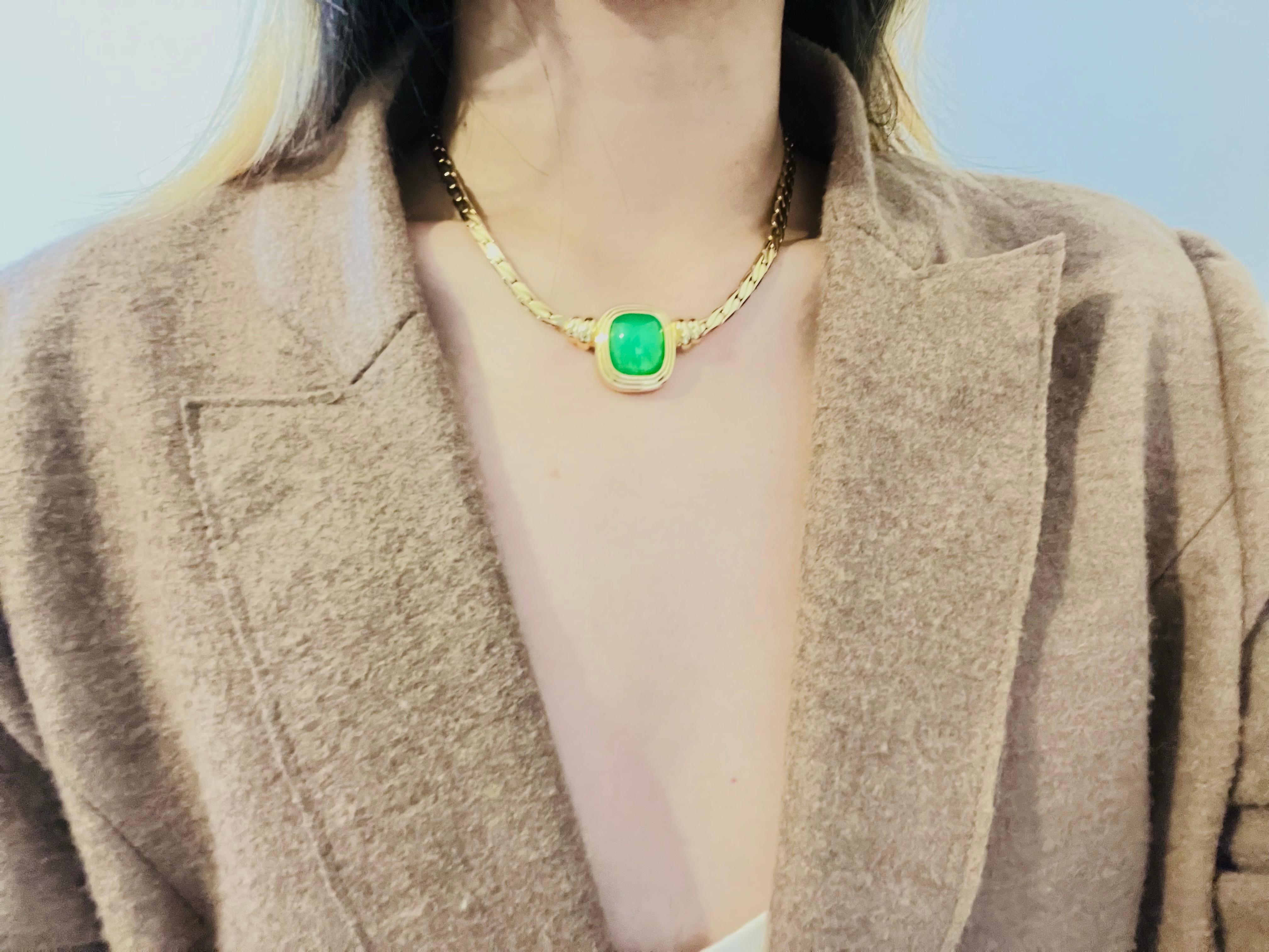 Christian Dior, collier pendentif vintage rectangulaire cabochon vert émeraude des années 1980 en vente 2