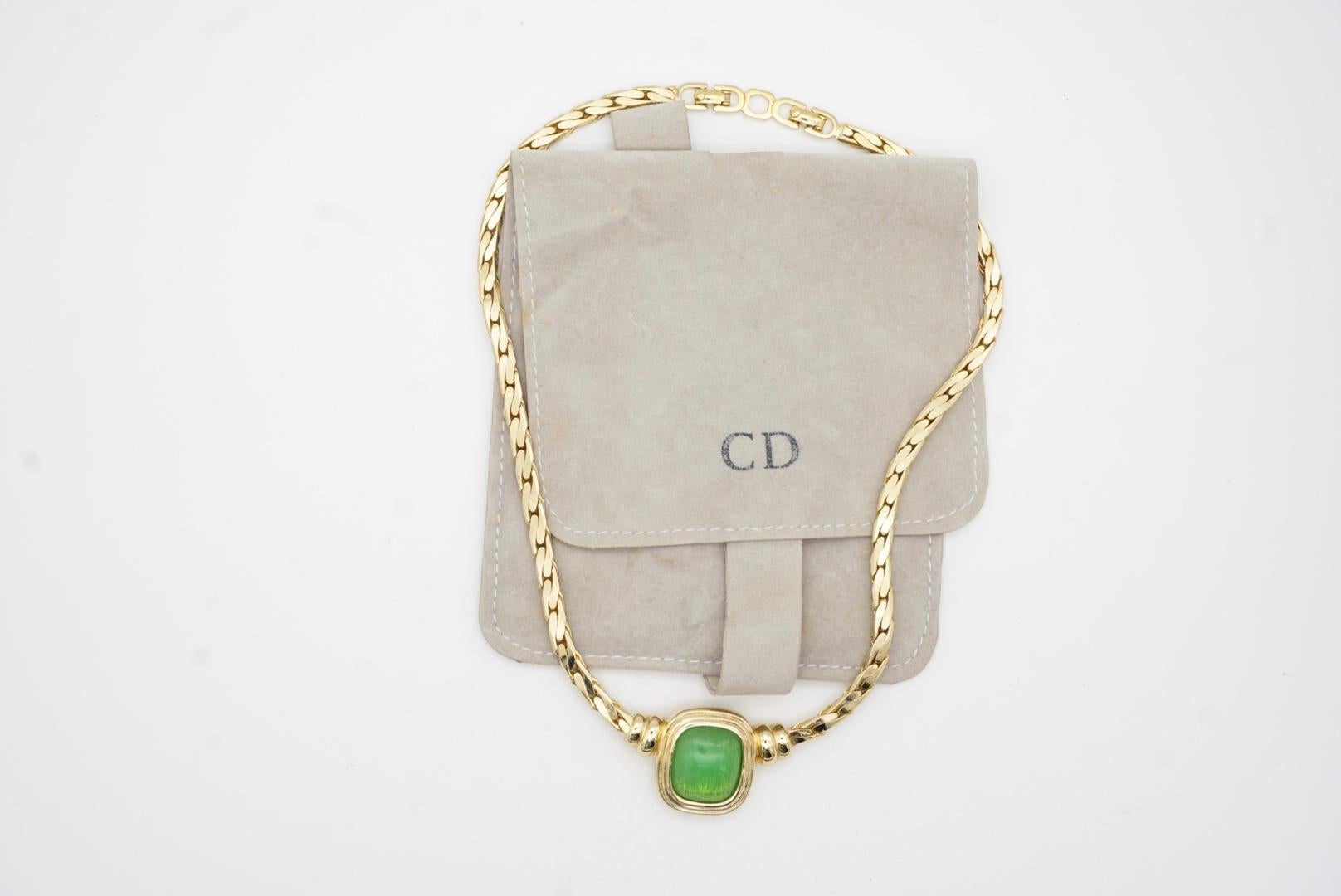 Christian Dior Vintage 1980s Emerald Green Rectangle Cabochon Pendant Necklace 1