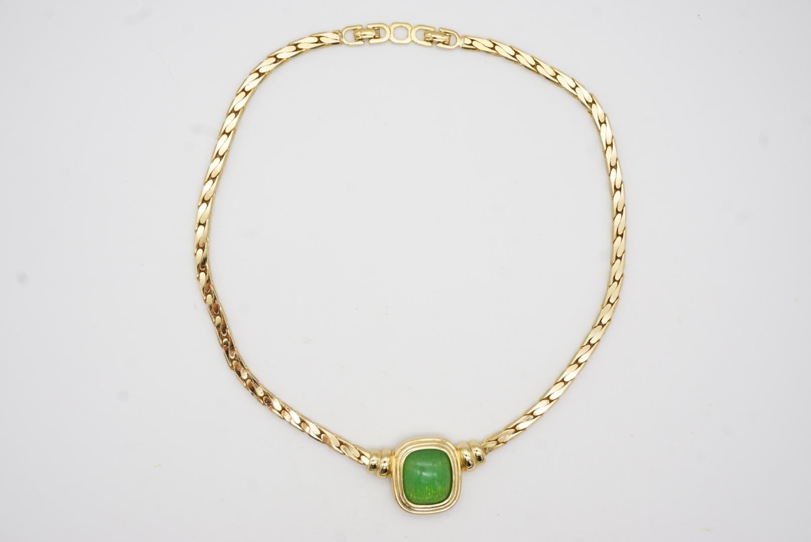 Christian Dior Vintage 1980s Emerald Green Rectangle Cabochon Pendant Necklace For Sale 2