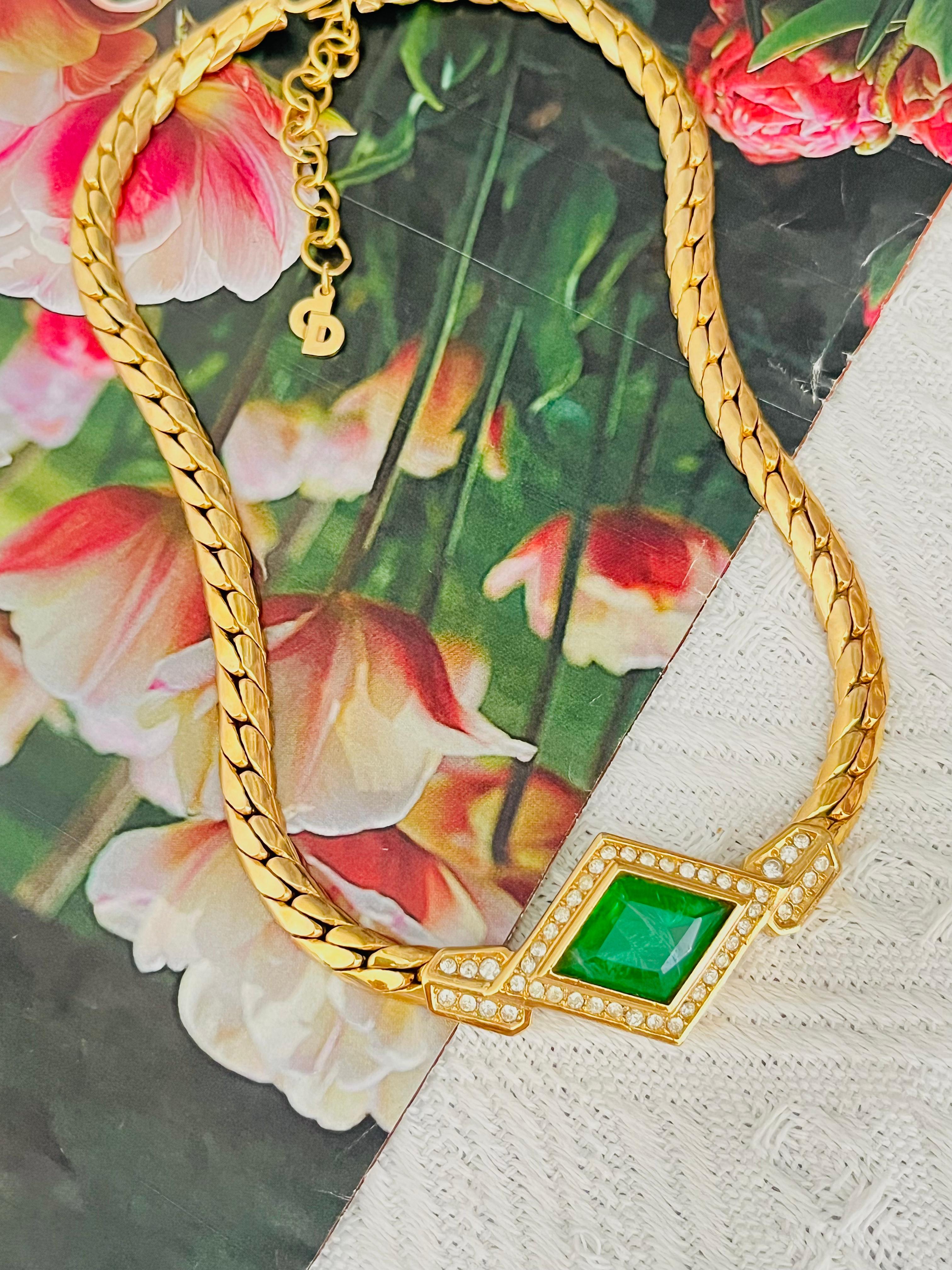 Christian Dior Vintage 1980s Emerald Gripoix Diamond Crystals Pendant Necklace In Good Condition For Sale In Wokingham, England