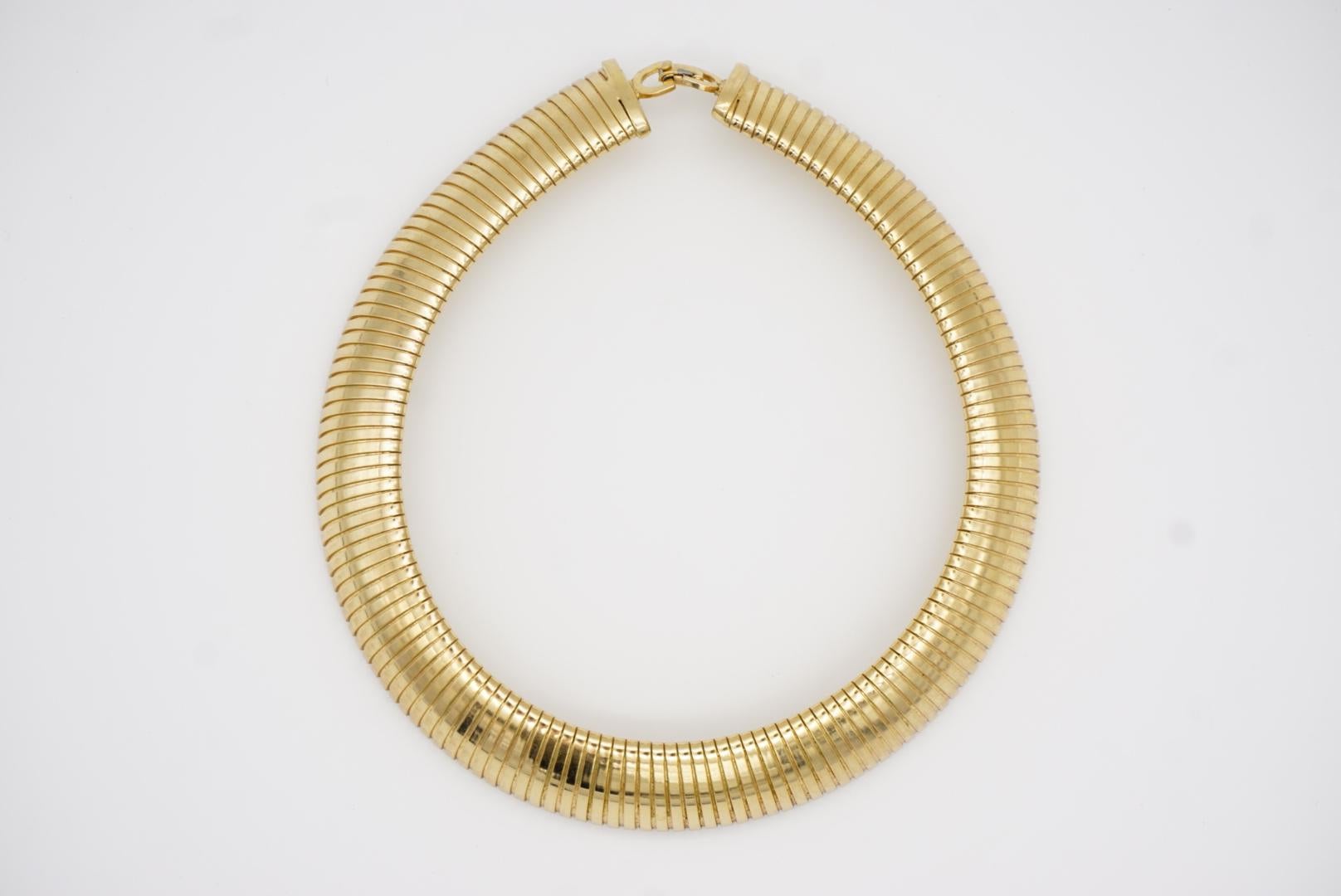 Christian Dior Vintage 1980s Extra Wide Ribbed Omega Snake Choker Gold Necklace For Sale 5
