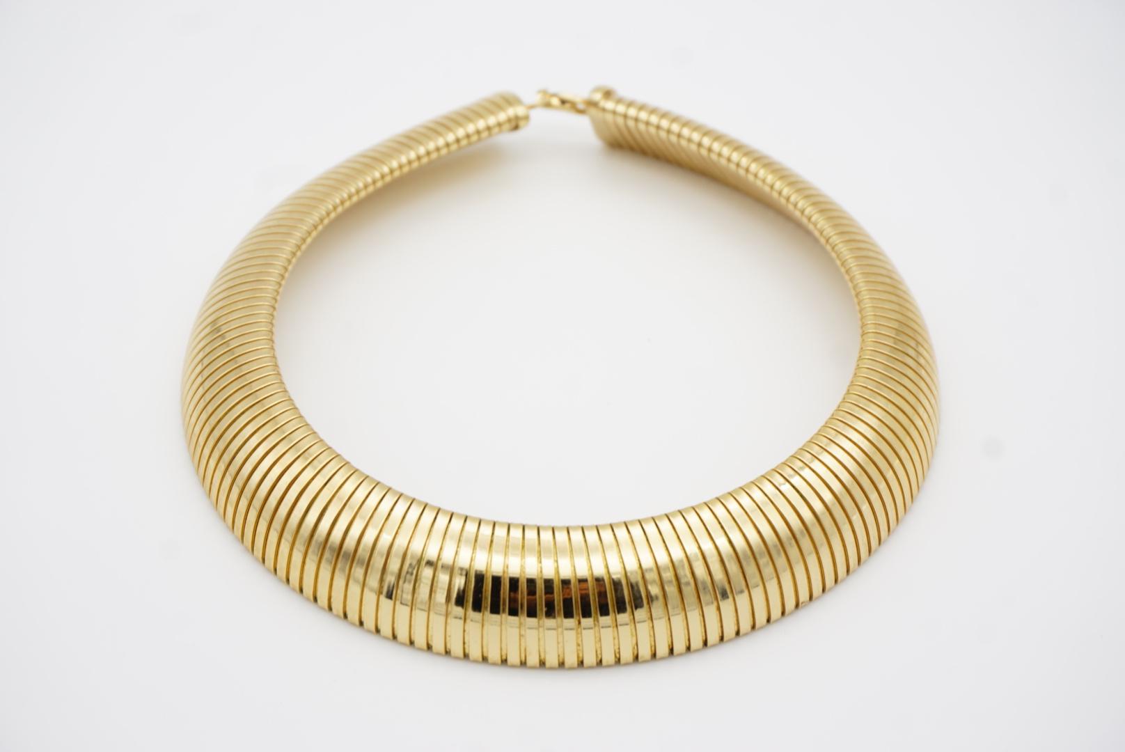 Christian Dior Vintage 1980s Extra Wide Ribbed Omega Snake Choker Gold Necklace For Sale 6