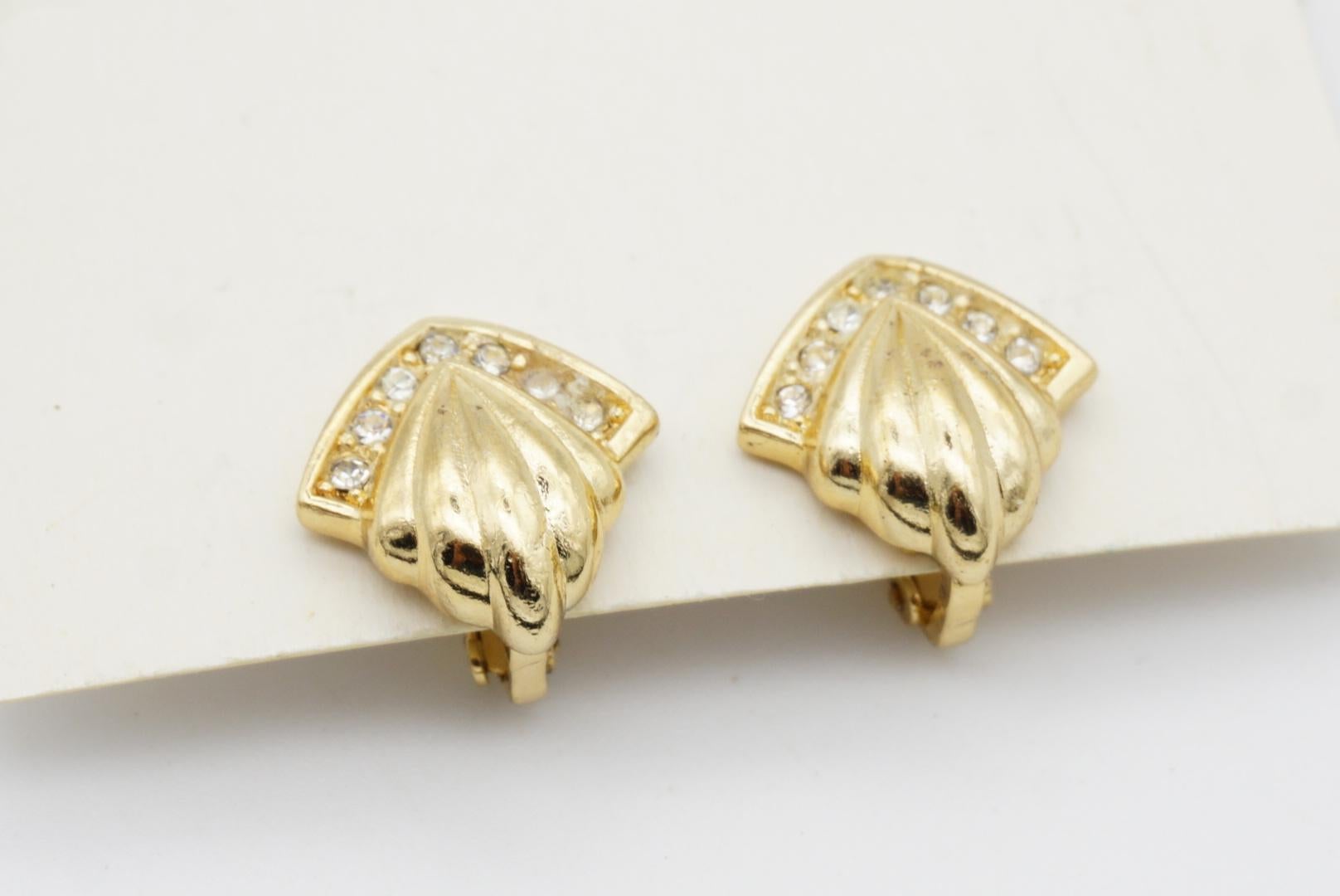 Christian Dior Vintage 1980s Fan Shell Crystals Triangle Gold Clip On Earrings  For Sale 5