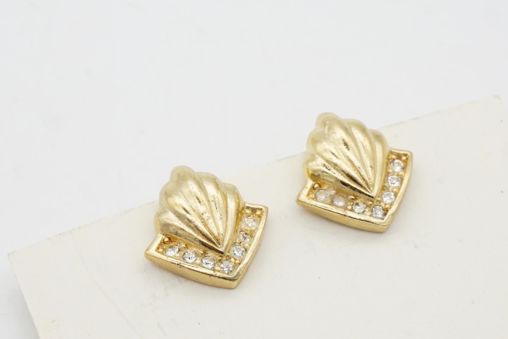 Christian Dior Vintage 1980s Fan Shell Crystals Triangle Gold Clip On Earrings  For Sale 3