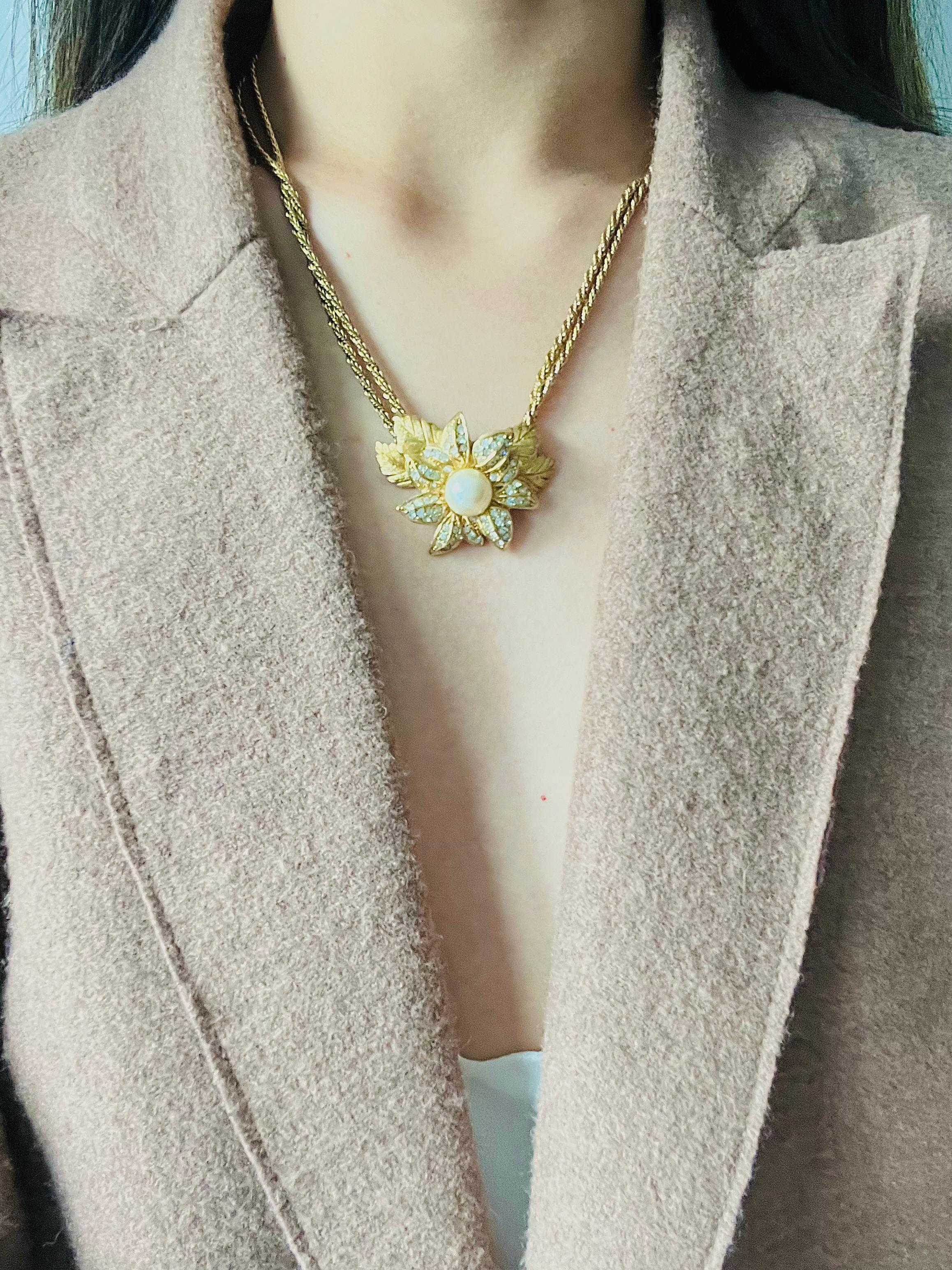 Christian Dior Vintage 1980s Floral Leaf Pearl Crystals Pendant Strand Necklace For Sale 3
