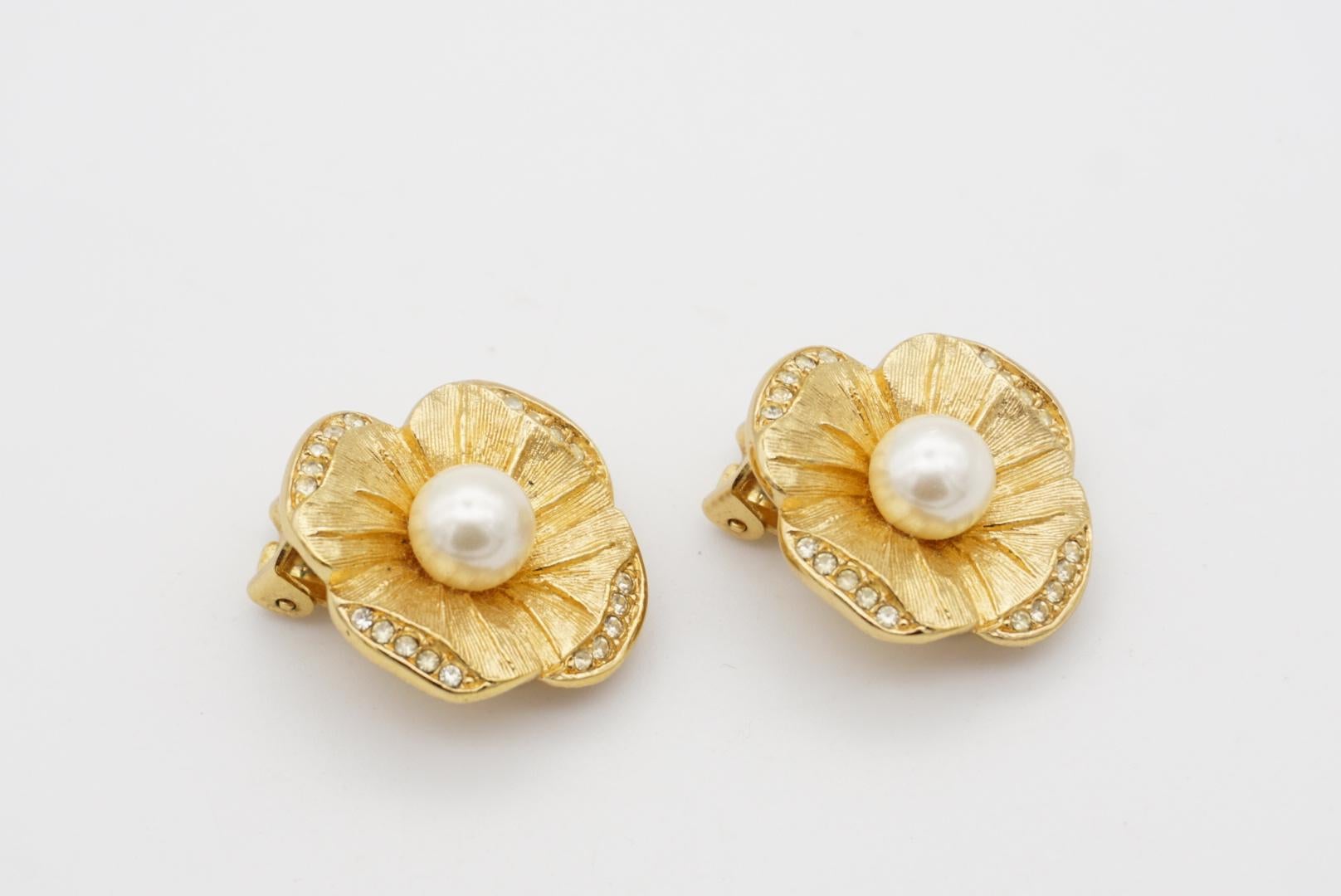 Christian Dior Vintage 1980s Flower White Pearl Crystals Gold Clip On Earrings In Excellent Condition In Wokingham, England