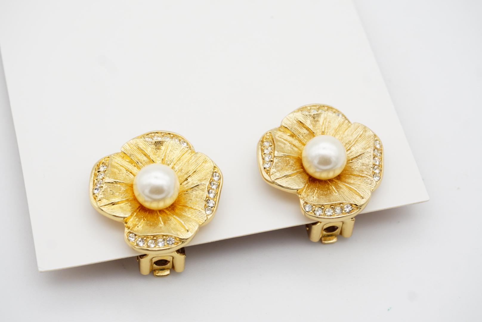 Christian Dior Vintage 1980s Flower White Pearl Crystals Gold Clip On Earrings For Sale 1