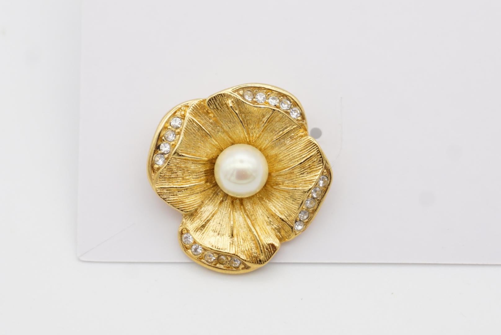 Art Nouveau Christian Dior Vintage 1980s Flower White Pearl Crystals Retro Gold Pin Brooch  For Sale