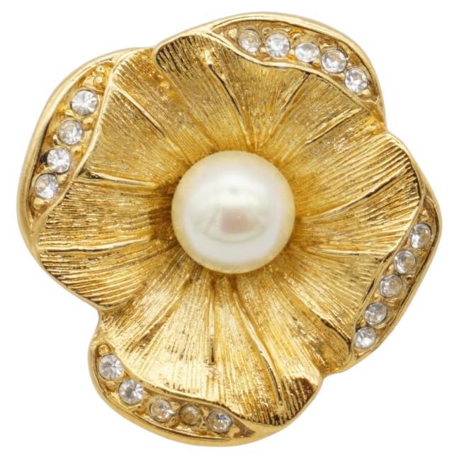 Christian Dior Vintage 1980s Flower White Pearl Crystals Retro Gold Pin Brooch  For Sale