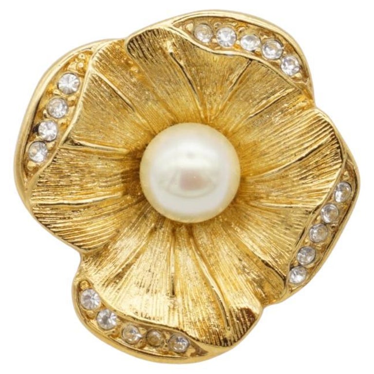 vintage beautiful Christian Dior Flower Pearl Pin Brooch Gold Tone  Accessory 