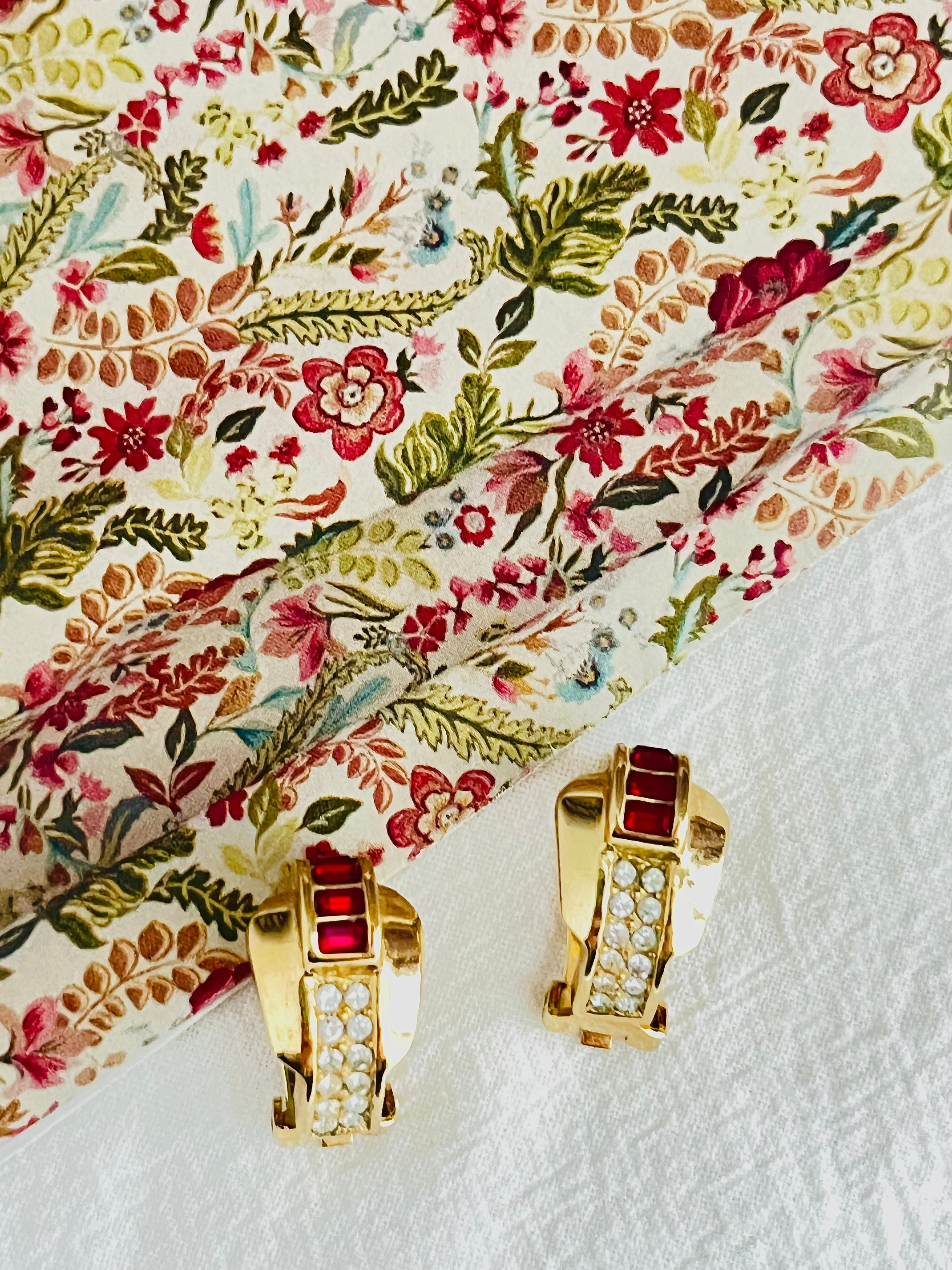 Women's or Men's Christian Dior Vintage 1980s Four Ruby Crystals Half Hoop Dome Clip Earrings For Sale