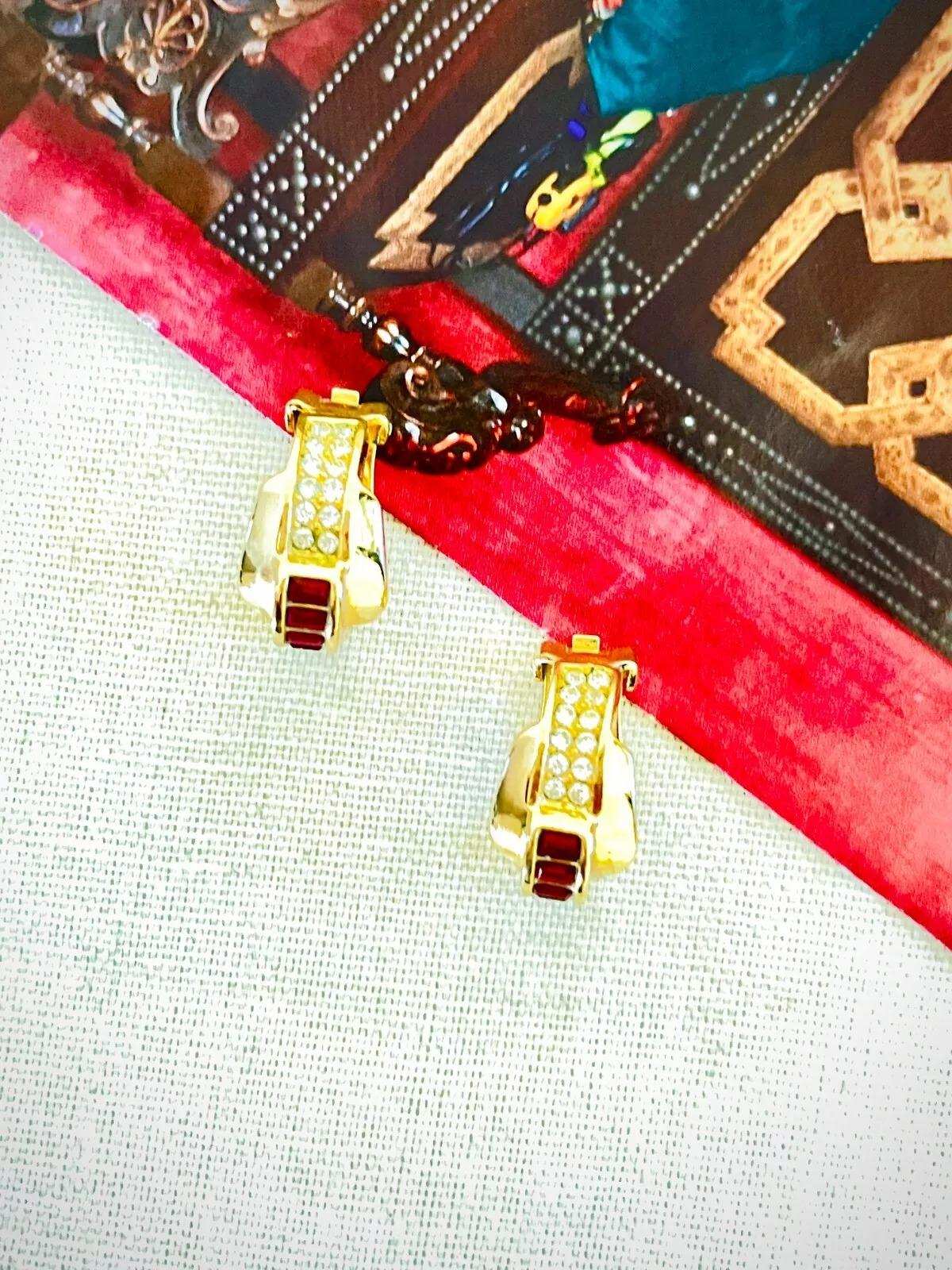 Christian Dior Vintage 1980s Four Ruby Crystals Half Hoop Dome Clip Earrings For Sale 1