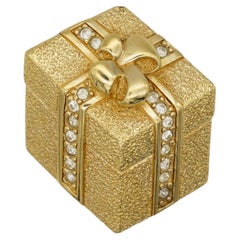 Christian Dior Broche en or vintage en forme de boîte avec ruban et cristaux, cadeau des années 1980