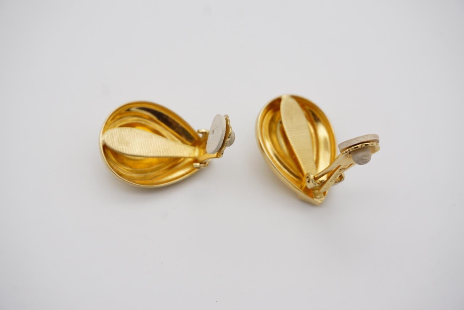 Christian Dior Vintage 1980s Glow Gilded Tear Water Drop Gold Clip On Earrings For Sale 4