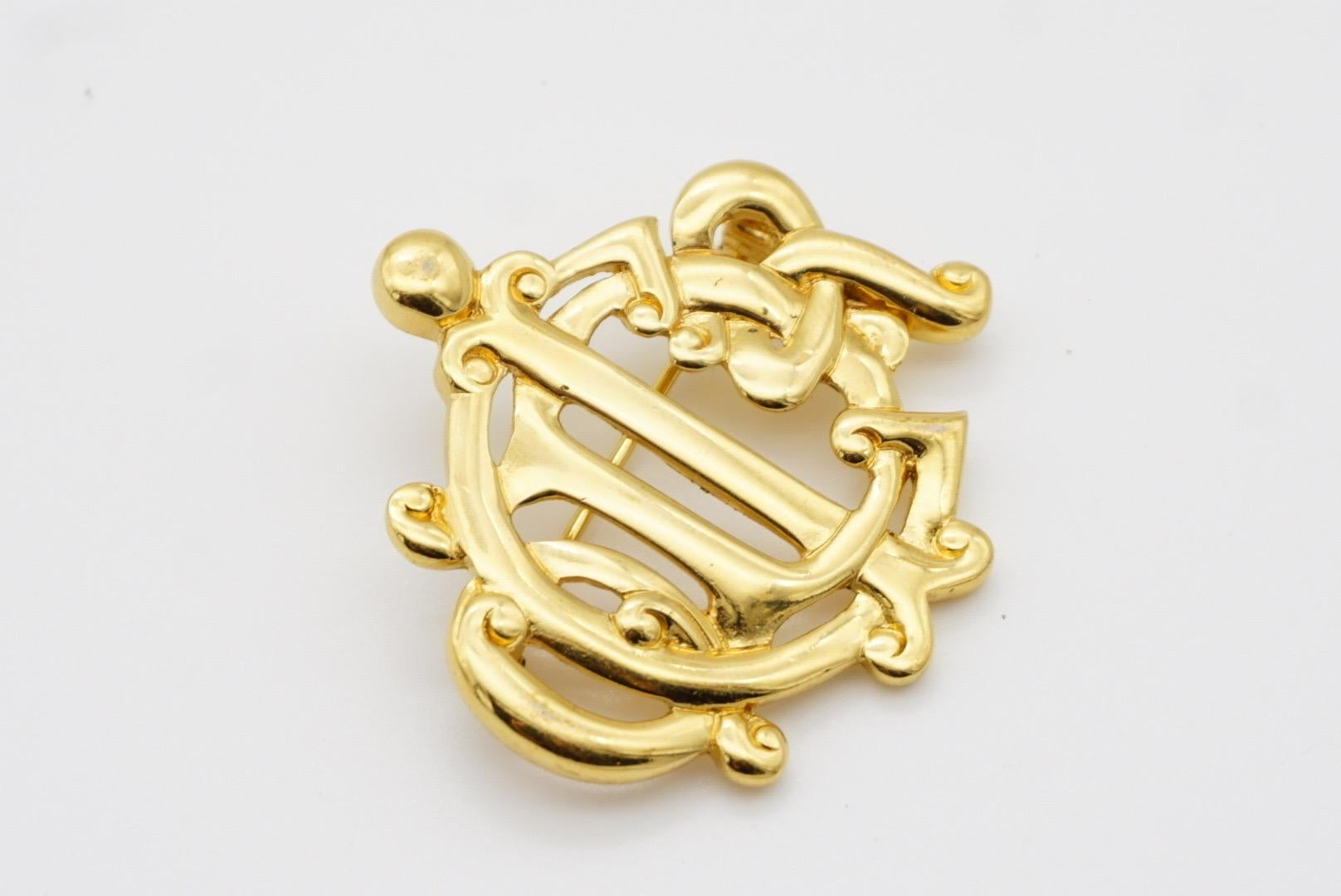 Christian Dior Vintage 1980s Glow Logo Monogram interlocked Letters Gold Brooch For Sale 7