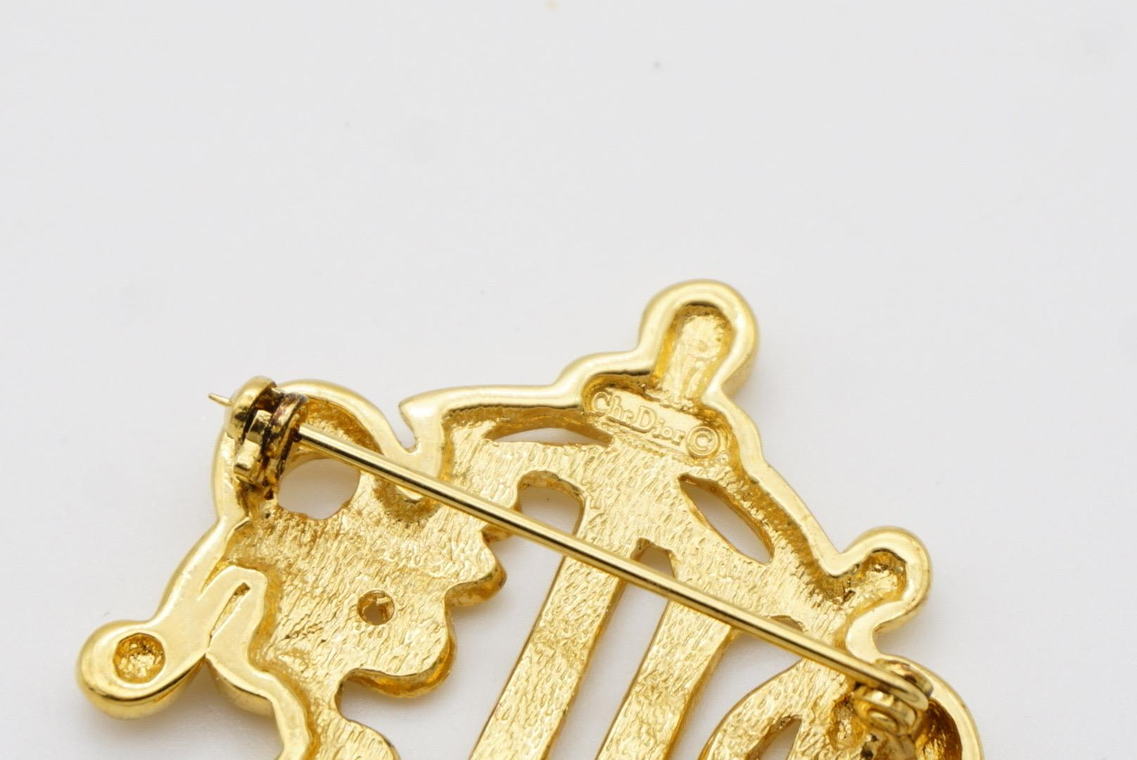 Christian Dior Vintage 1980s Glow Logo Monogram interlocked Letters Gold Brooch For Sale 9
