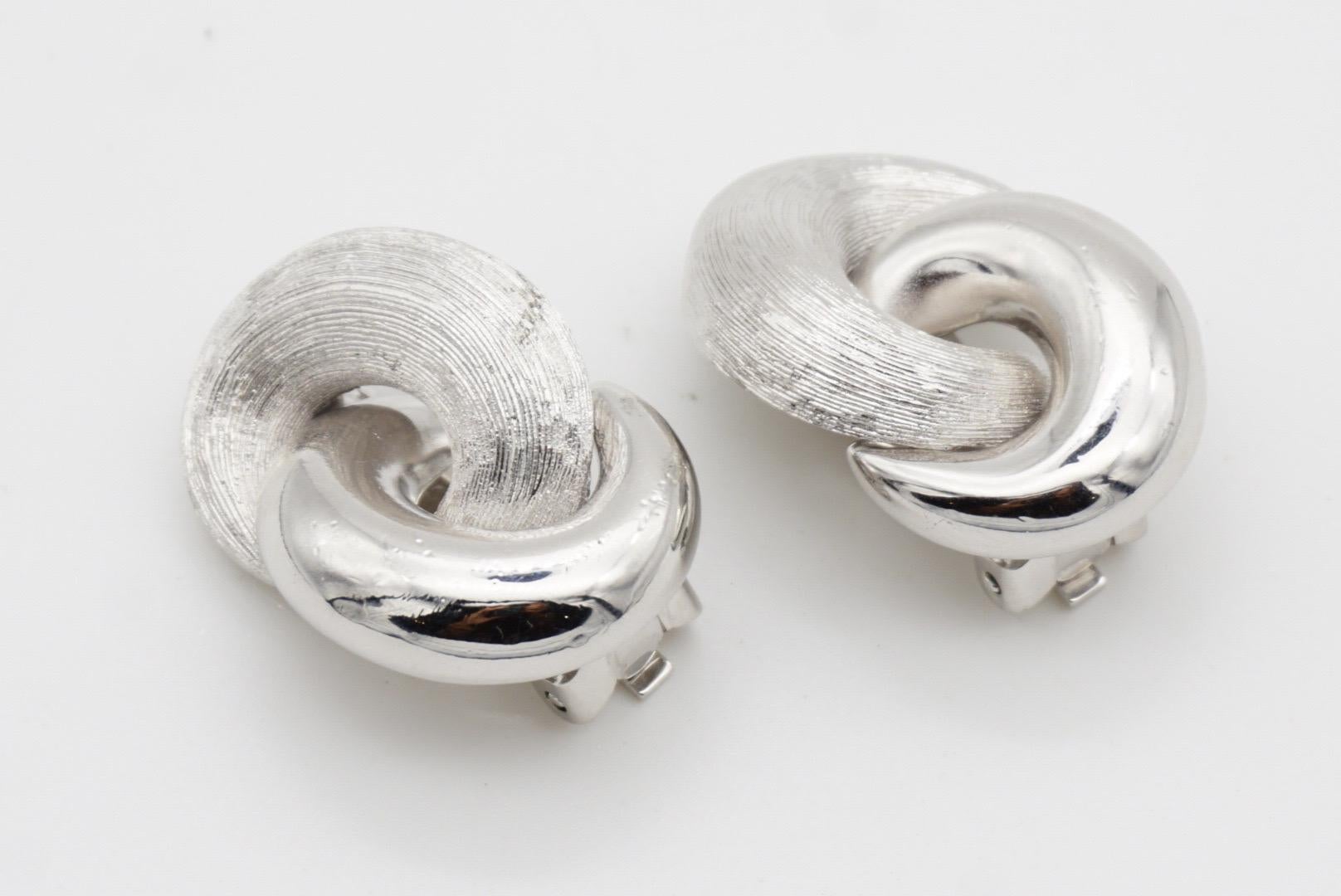 Christian Dior Vintage 1980s Glow Matte Interlocked Knot Silver Clip Earrings 4