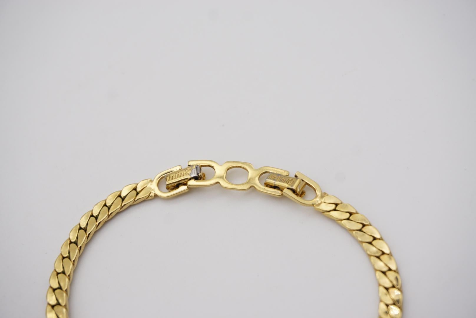 Christian Dior Vintage 1980s Gold Triangle Swirl Cream Enamel Pendant Necklace For Sale 6