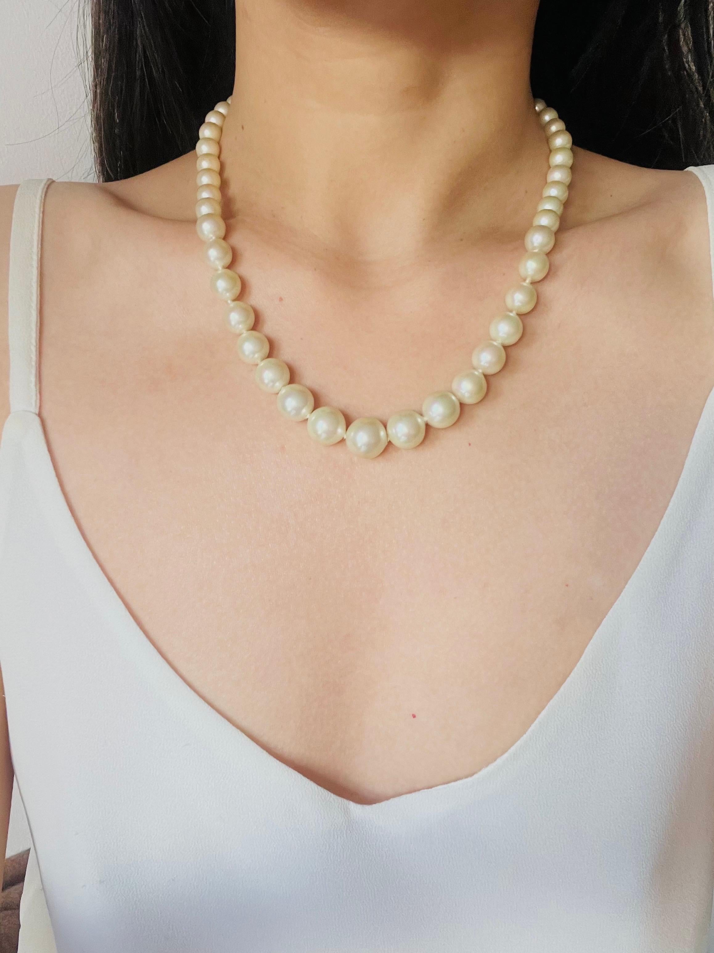 Christian Dior Collana vintage anni '80 con perline sferiche graduate, logo CD e perle in vendita 5