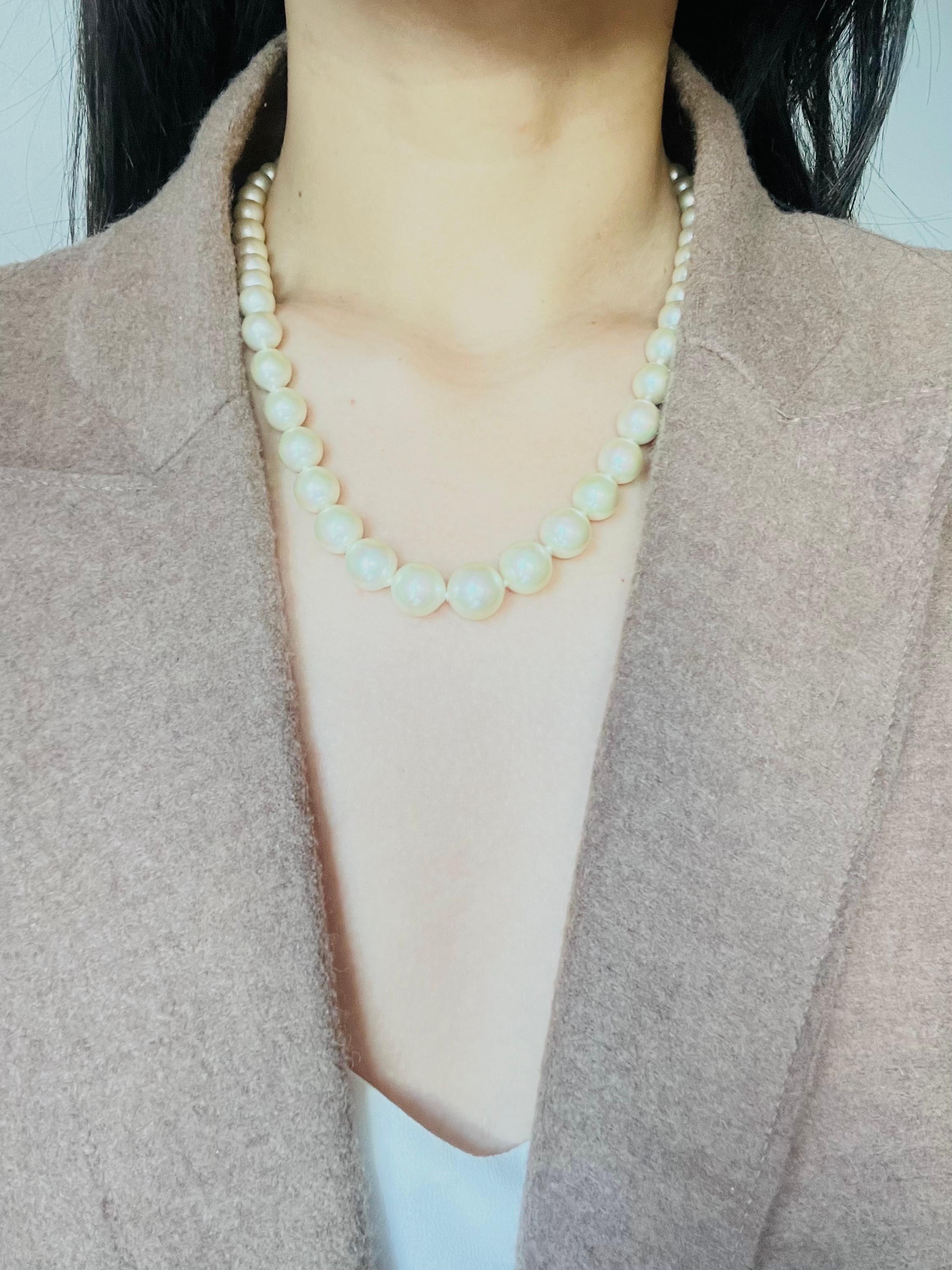 Christian Dior Collana vintage anni '80 con perline sferiche graduate, logo CD e perle in vendita 3