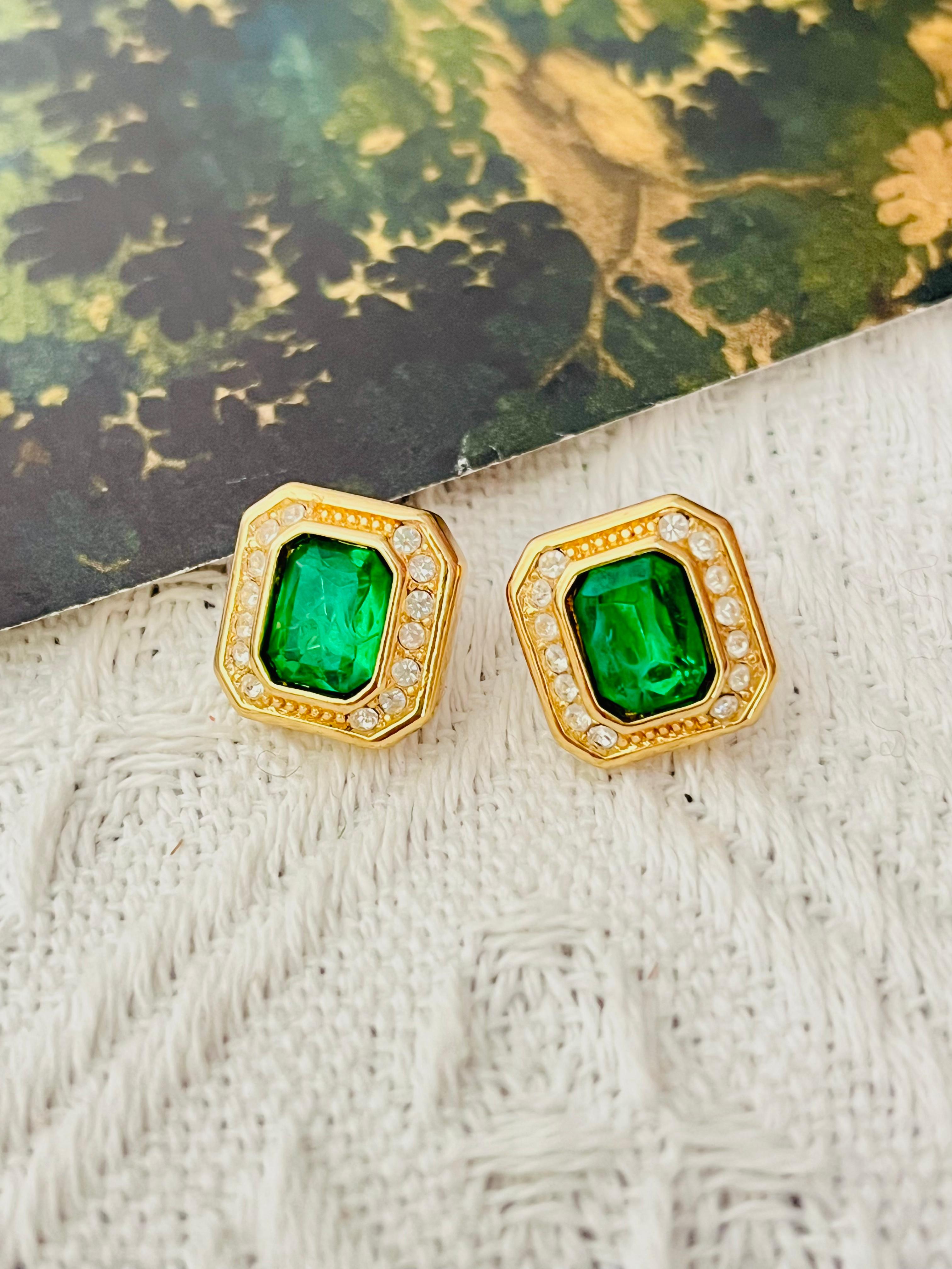 Christian Dior Vintage 1980s Unisex Gripoix Shining Sparkling Crystals Emerald Marble Green Octagon Rectangle Elegant Modernist Pierced Earrings, Gold Tone

Very excellent condition. Not any stones lost, all stones are shining. 100% Genuine. 

A