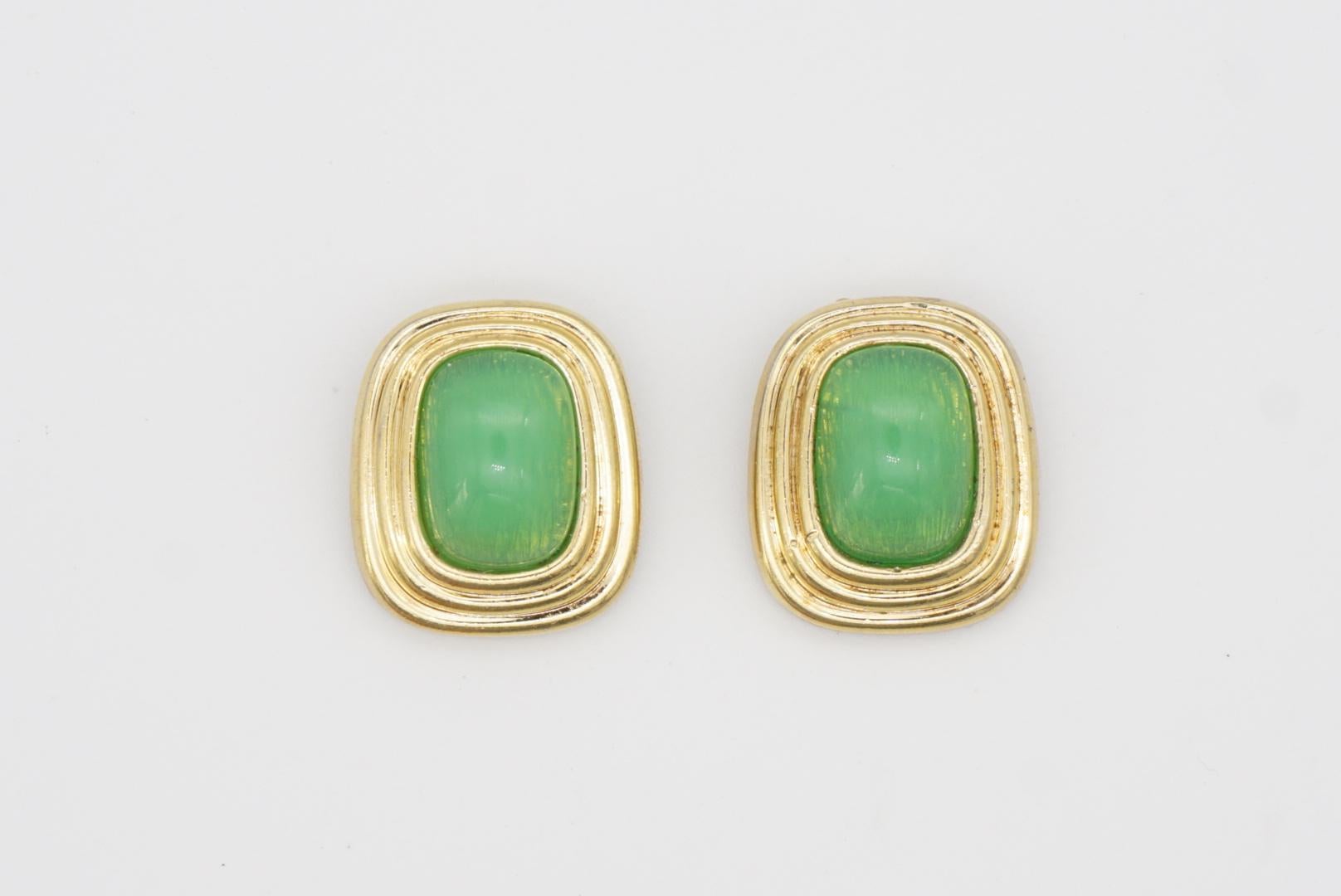 Christian Dior Vintage 1980s Gripoix Emerald Cabochon Rectangle Clip Earrings In Good Condition For Sale In Wokingham, England
