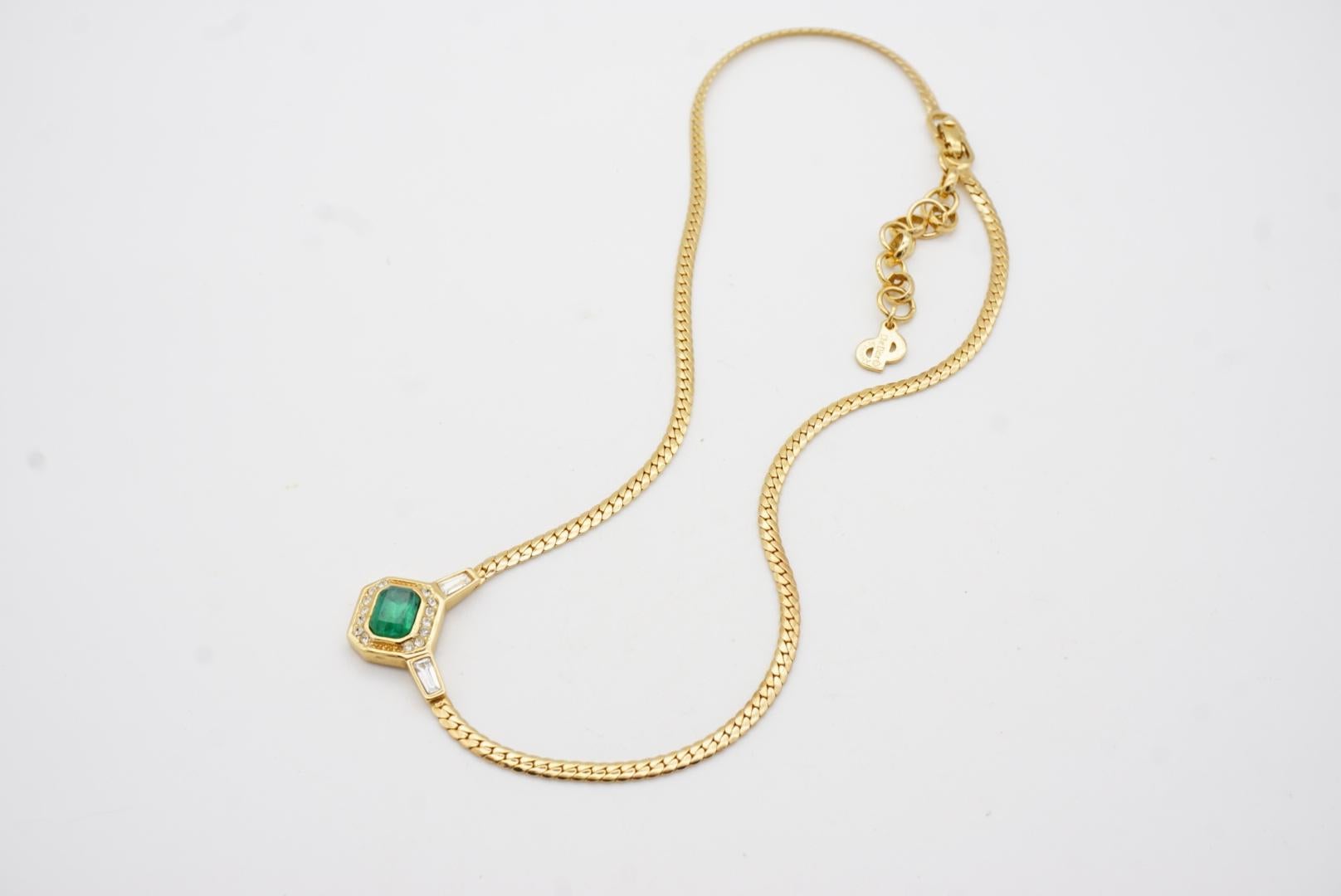 Christian Dior Vintage 1980s Gripoix Emerald Crystals Octagon Pendant Necklace 5