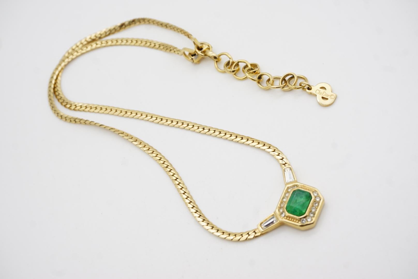 Christian Dior Vintage 1980s Gripoix Emerald Crystals Octagon Pendant Necklace For Sale 7