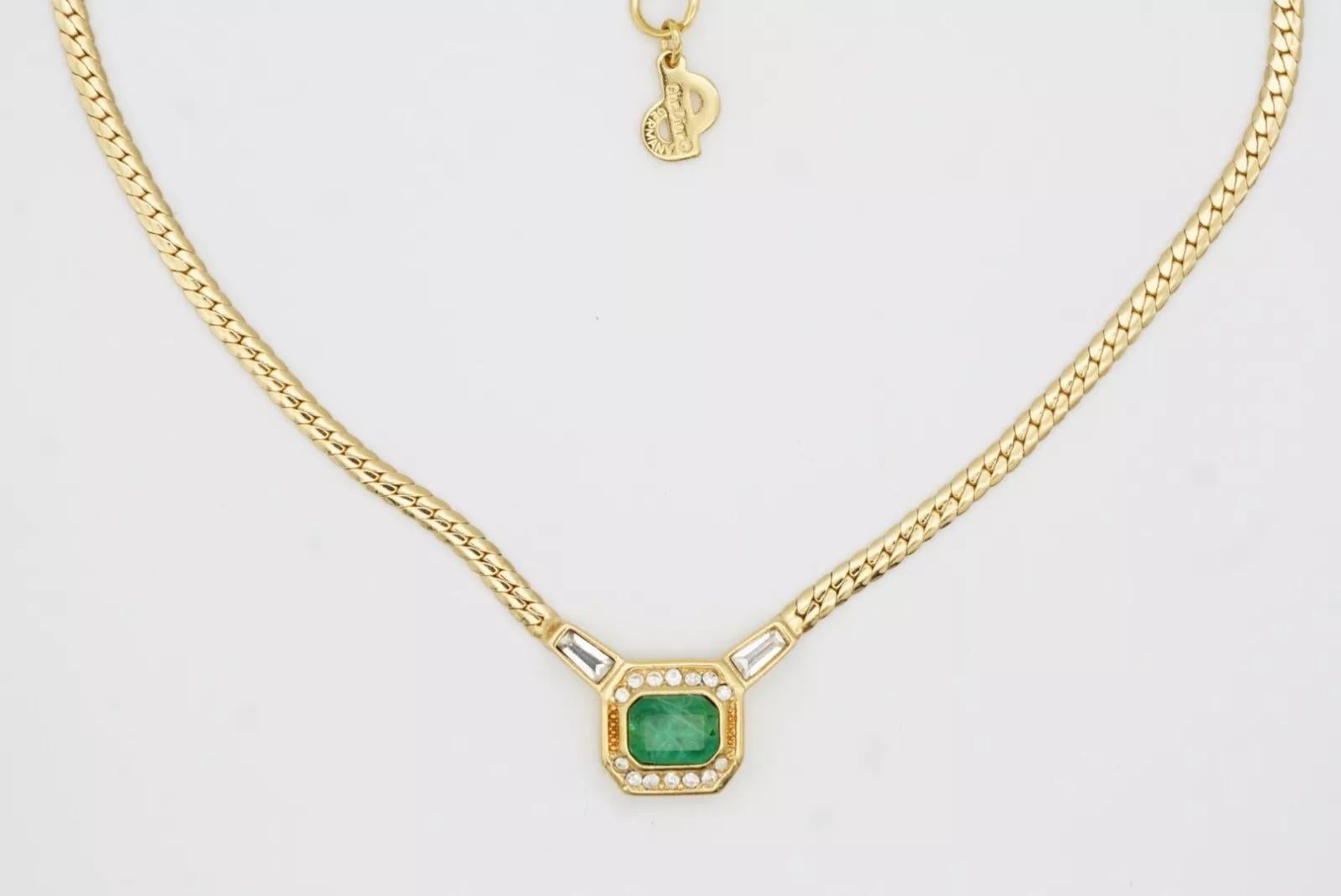 Christian Dior Vintage 1980s Gripoix Emerald Crystals Octagon Pendant Necklace 9