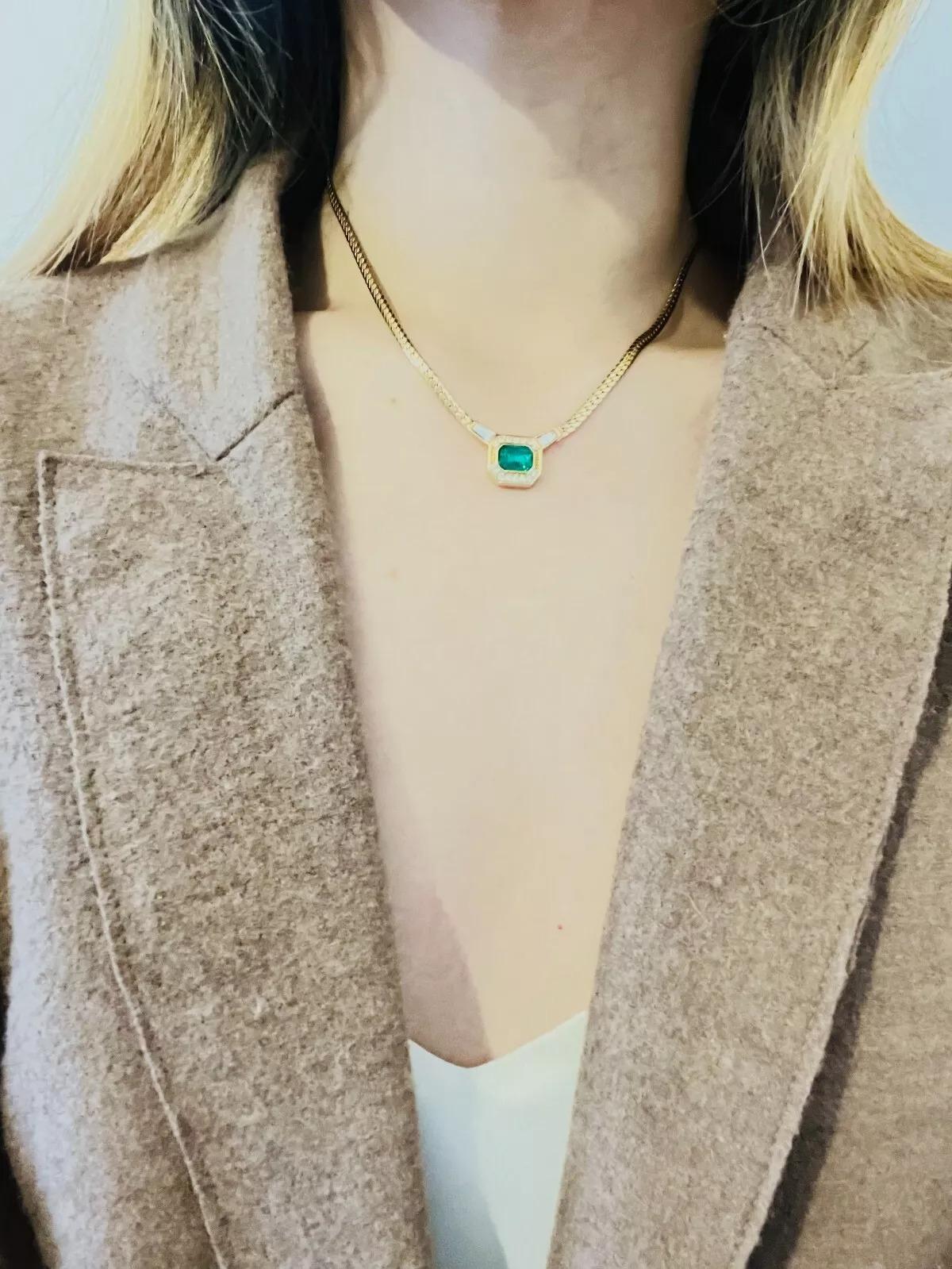 Christian Dior Vintage 1980s Gripoix Emerald Crystals Octagon Pendant Necklace In Good Condition For Sale In Wokingham, England