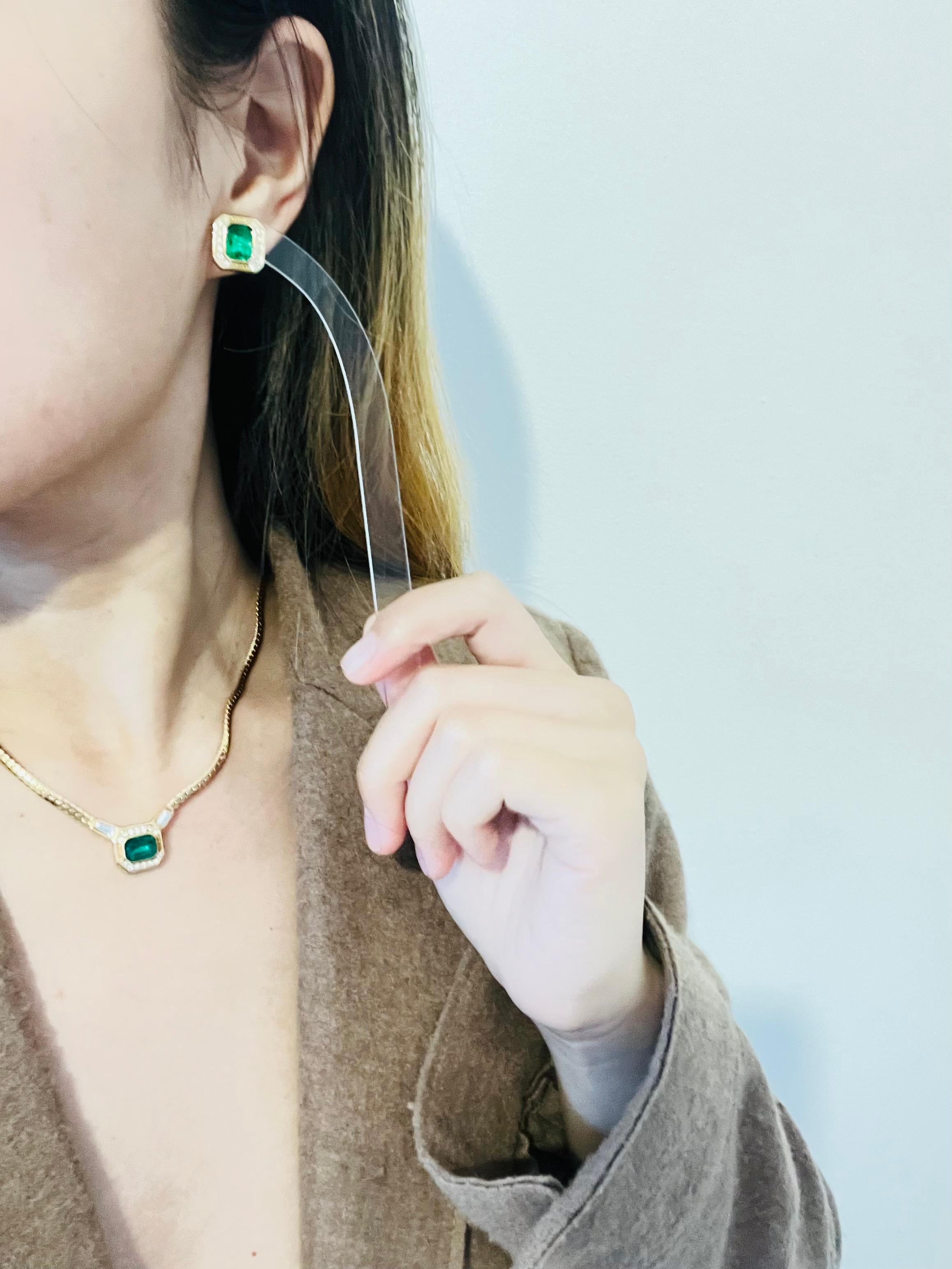 Christian Dior Vintage 1980s Gripoix Emerald Crystals Octagon Pendant Necklace 1