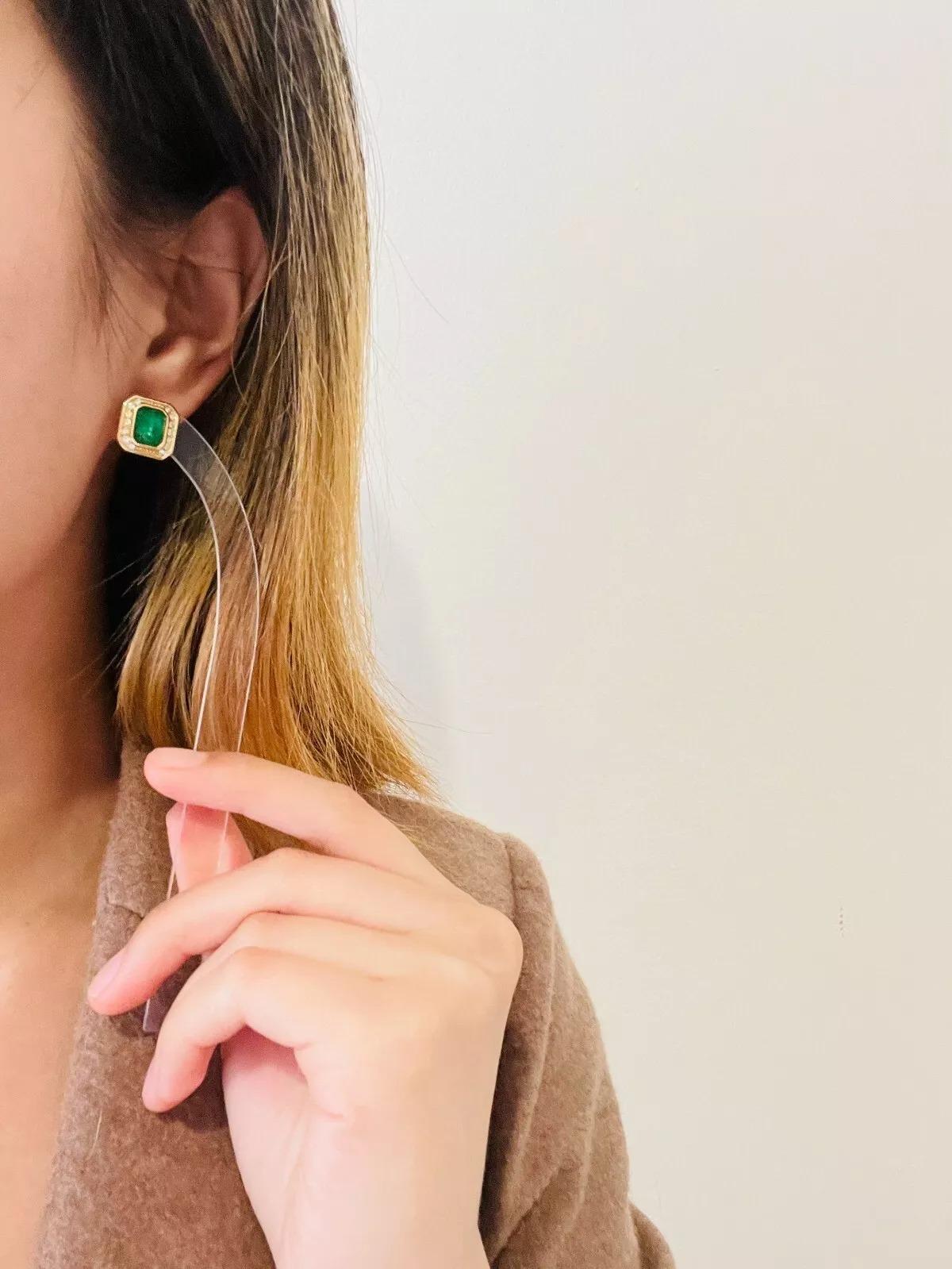 Femenino o masculino Christian Dior Vintage Años 80 Gripoix Esmeralda Octágono Cristales Pendientes calados en venta