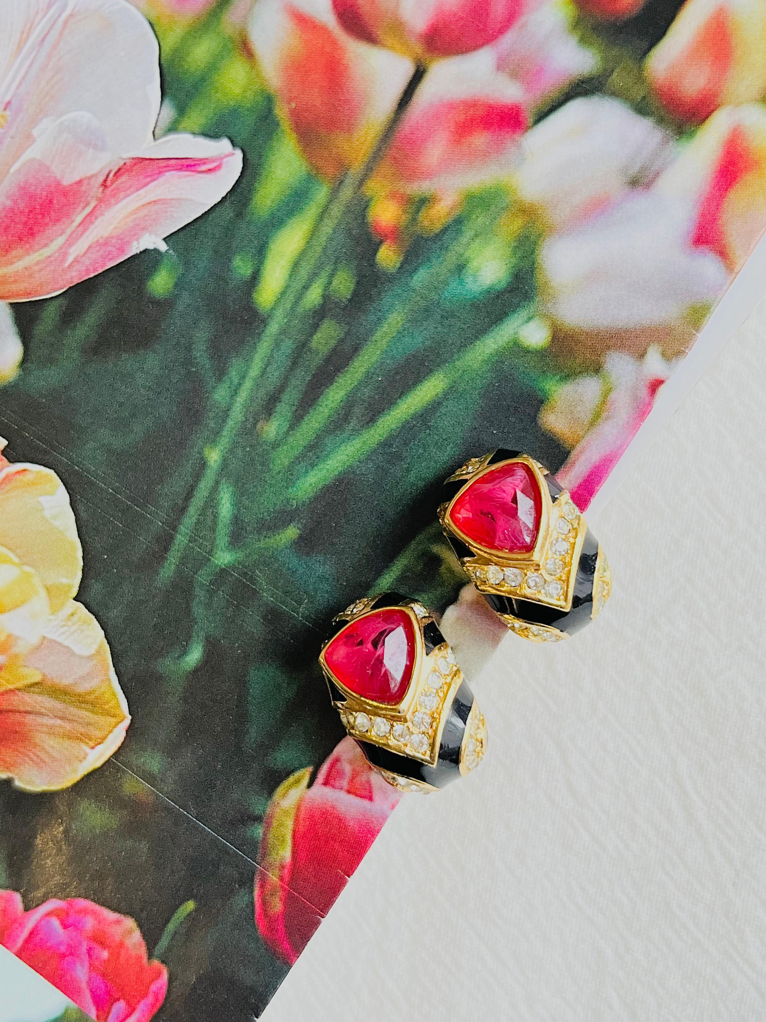 Christian Dior Vintage 1980s Gripoix Ruby Black Crystal Hoop Gold Clip Earrings In Excellent Condition For Sale In Wokingham, England