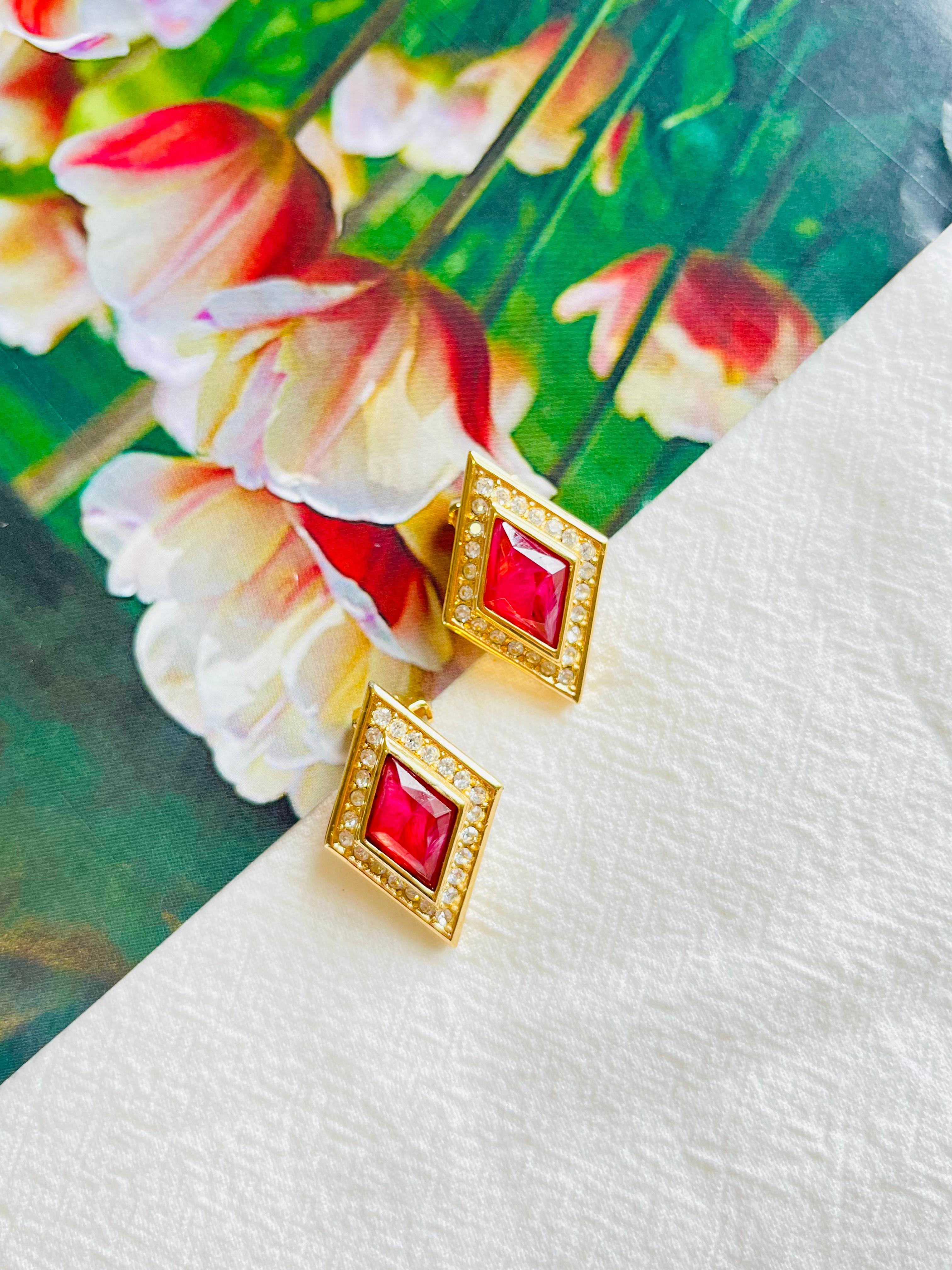 Christian Dior Vintage 1980s Gripoix Ruby Red Diamond Crystals Clip Earrings In Excellent Condition For Sale In Wokingham, England