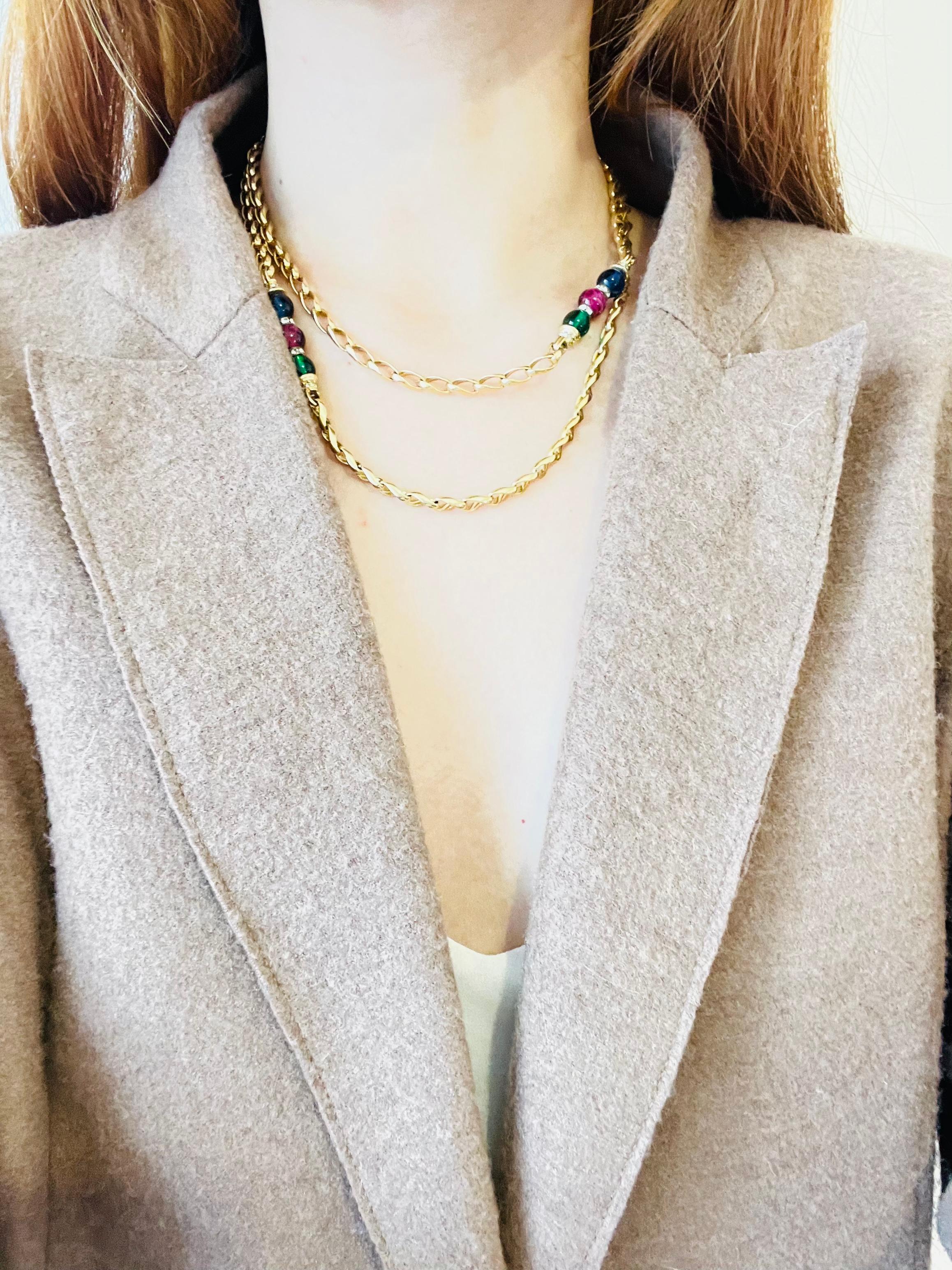 Christian Dior Vintage 1980er Gripoix Lange Halskette mit Saphir-Rubin-Smaragd-Kugeln und Smaragden im Angebot 2