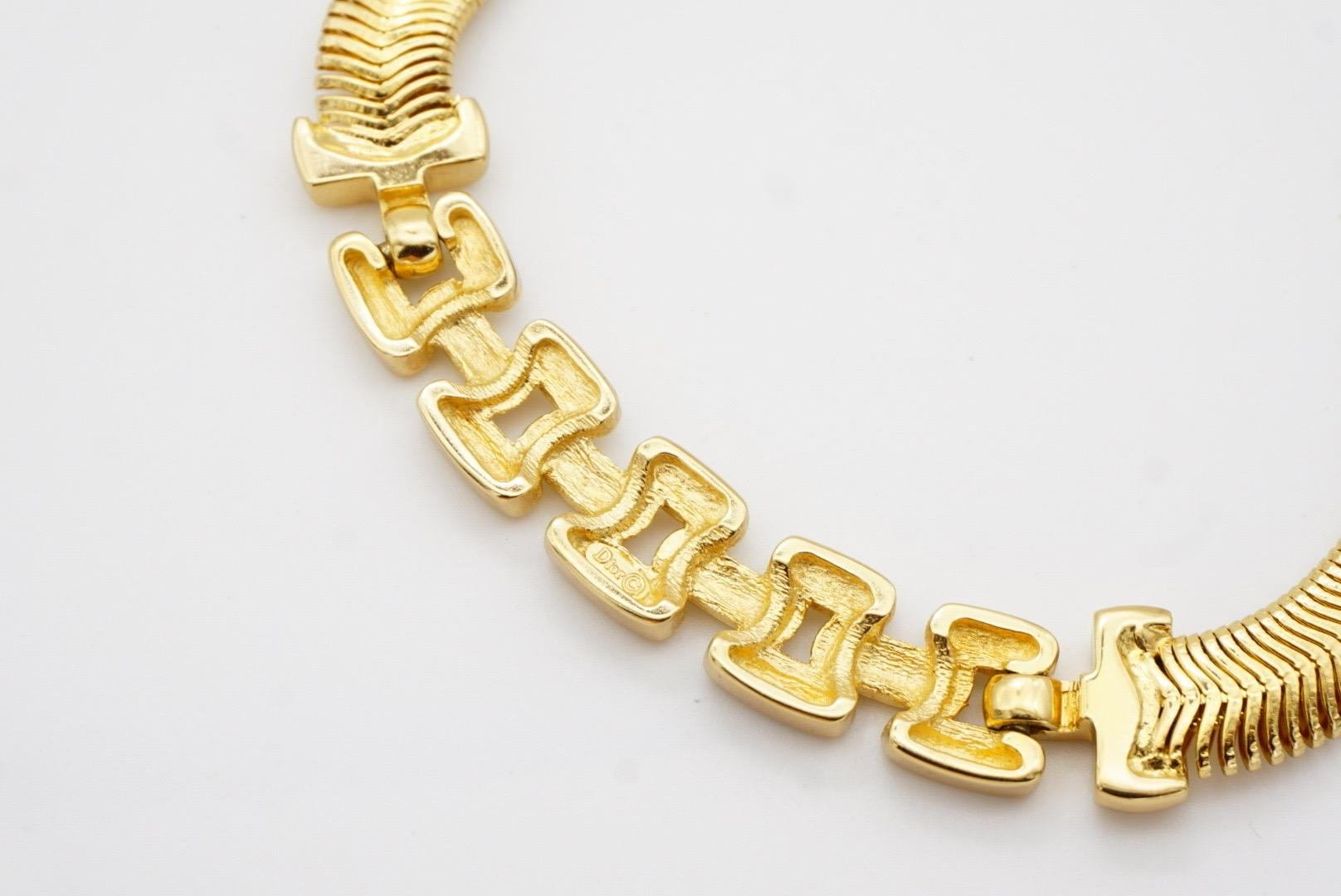 Christian Dior Vintage 1980s Interlinked Crystals Bib Omega Snake Link Necklace For Sale 6