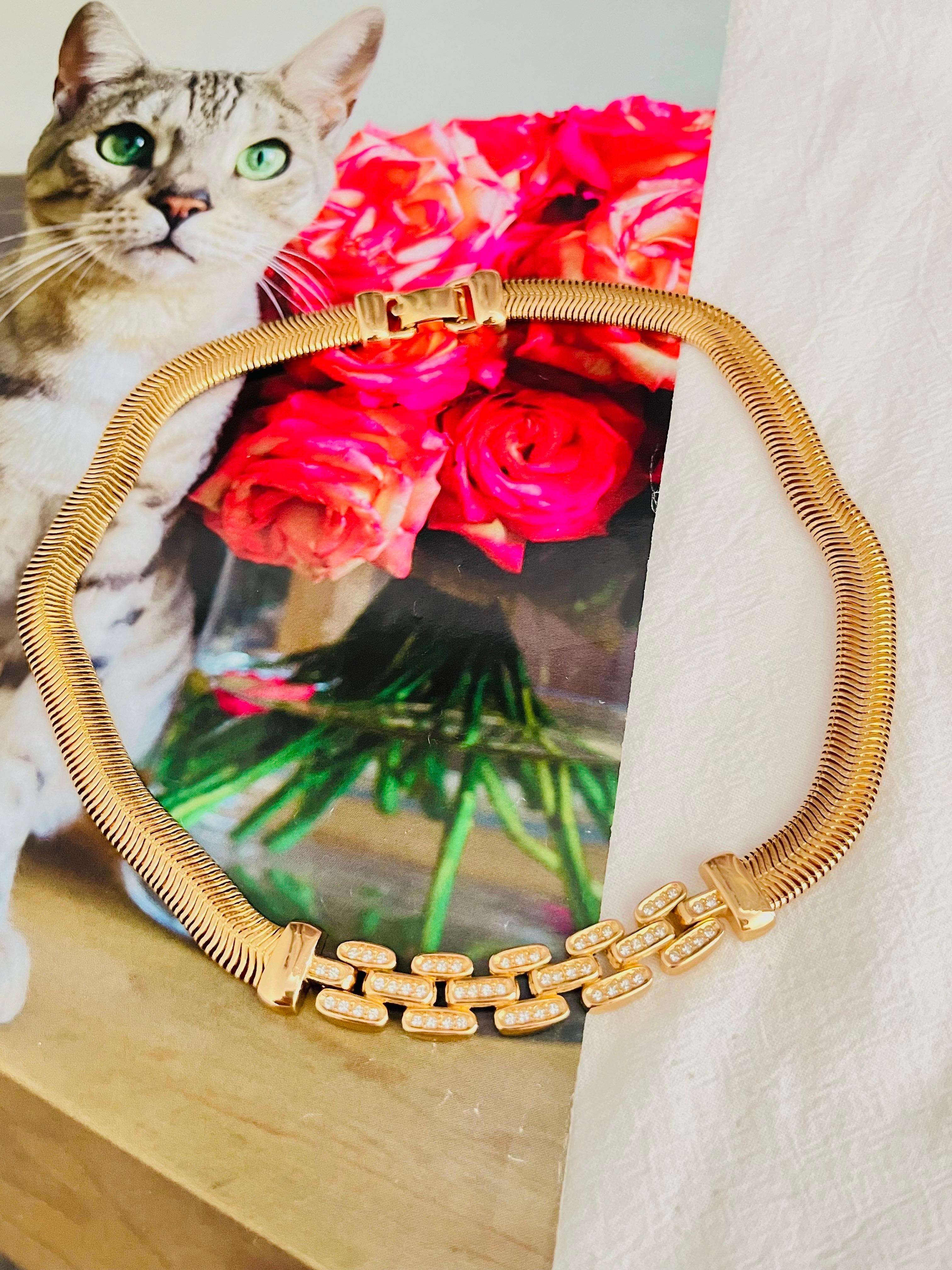 Christian Dior Vintage 1980s Interlinked Crystals Bib Omega Snake Link Necklace In Excellent Condition For Sale In Wokingham, England