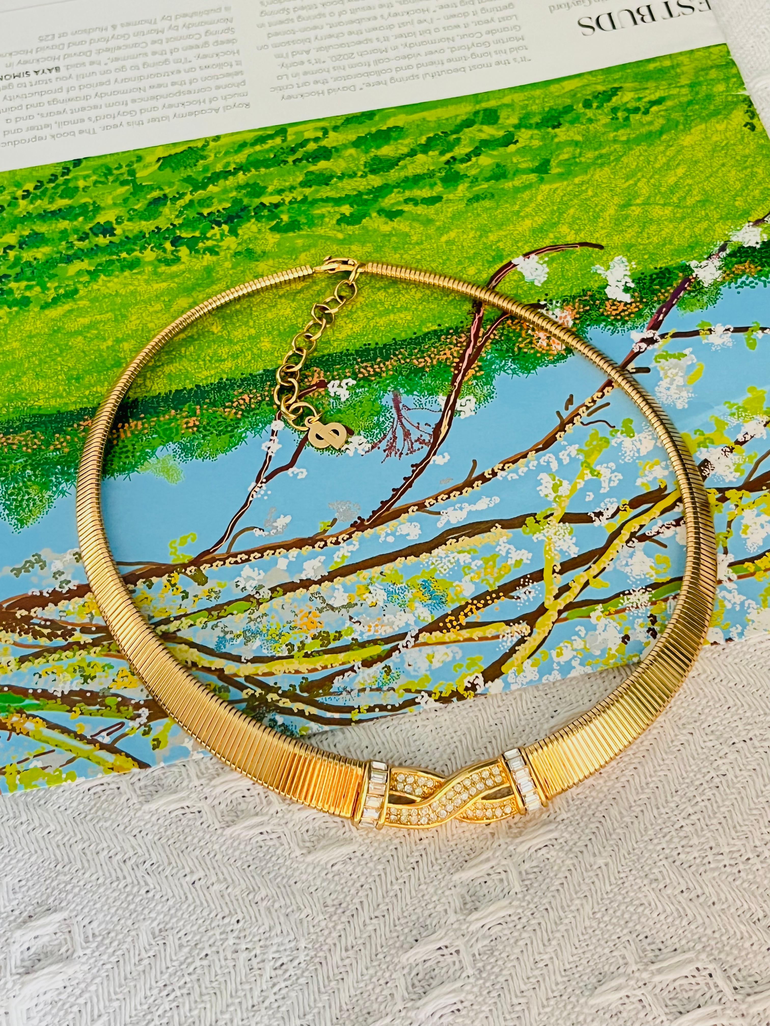 Art Deco Christian Dior Vintage 1980s Interlocked Cross Crystals Omega Collar Necklace For Sale