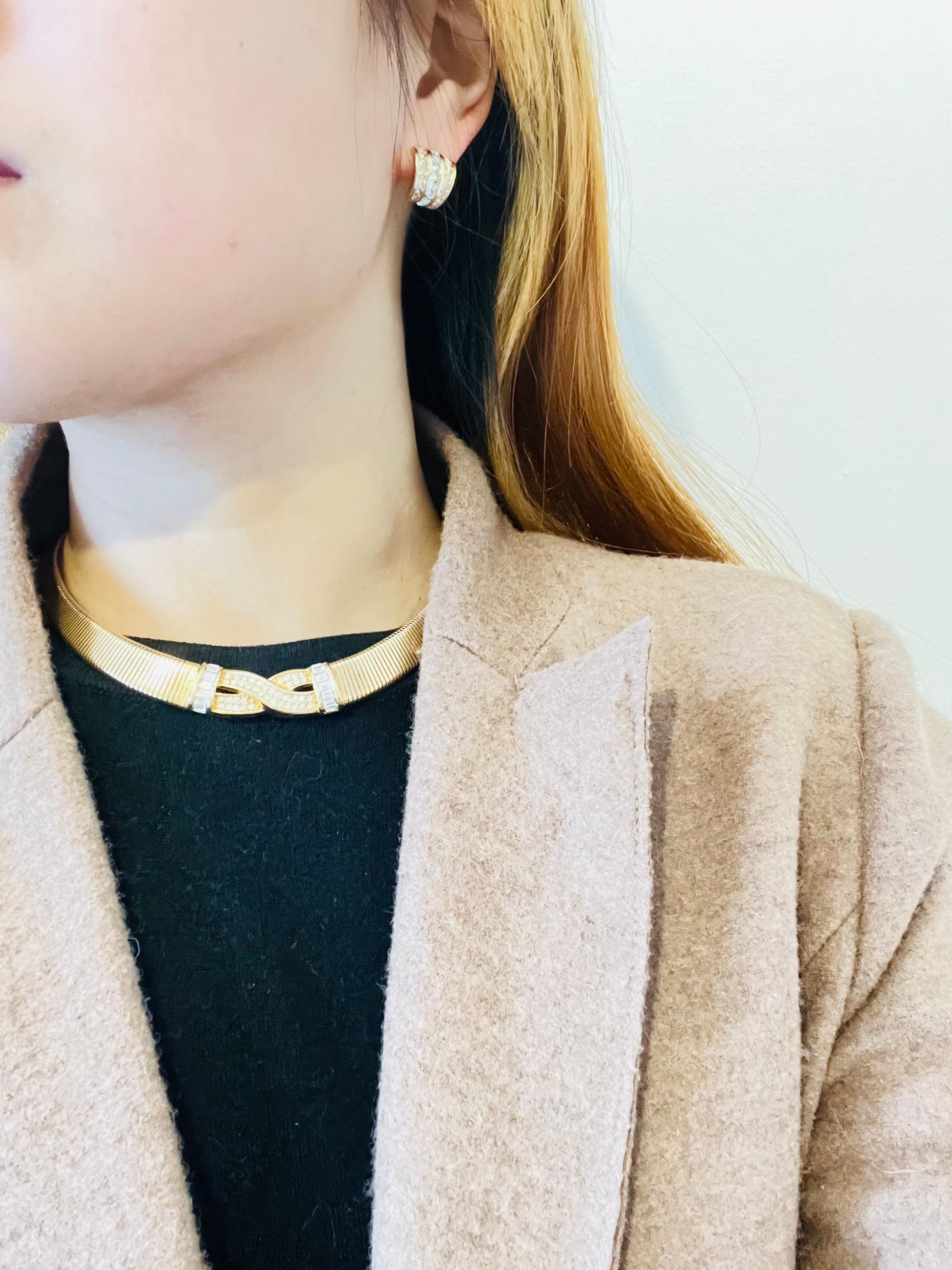 Christian Dior Vintage 1980s Interlocked Cross Crystals Omega Collar Necklace For Sale 2