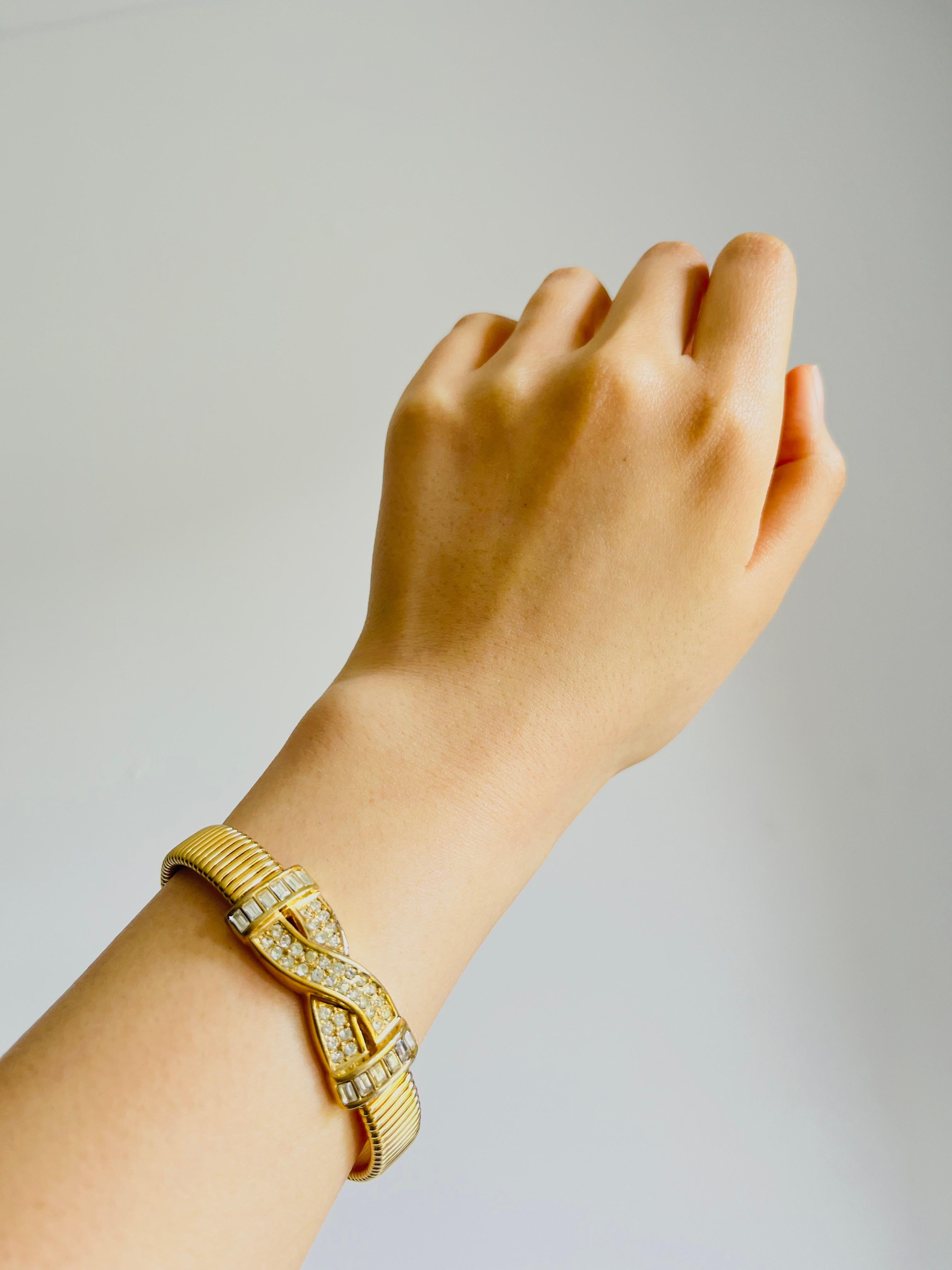 Christian Dior Vintage 1980s Interlocked Cross Crystals Ribbed Omega Bracelet 1