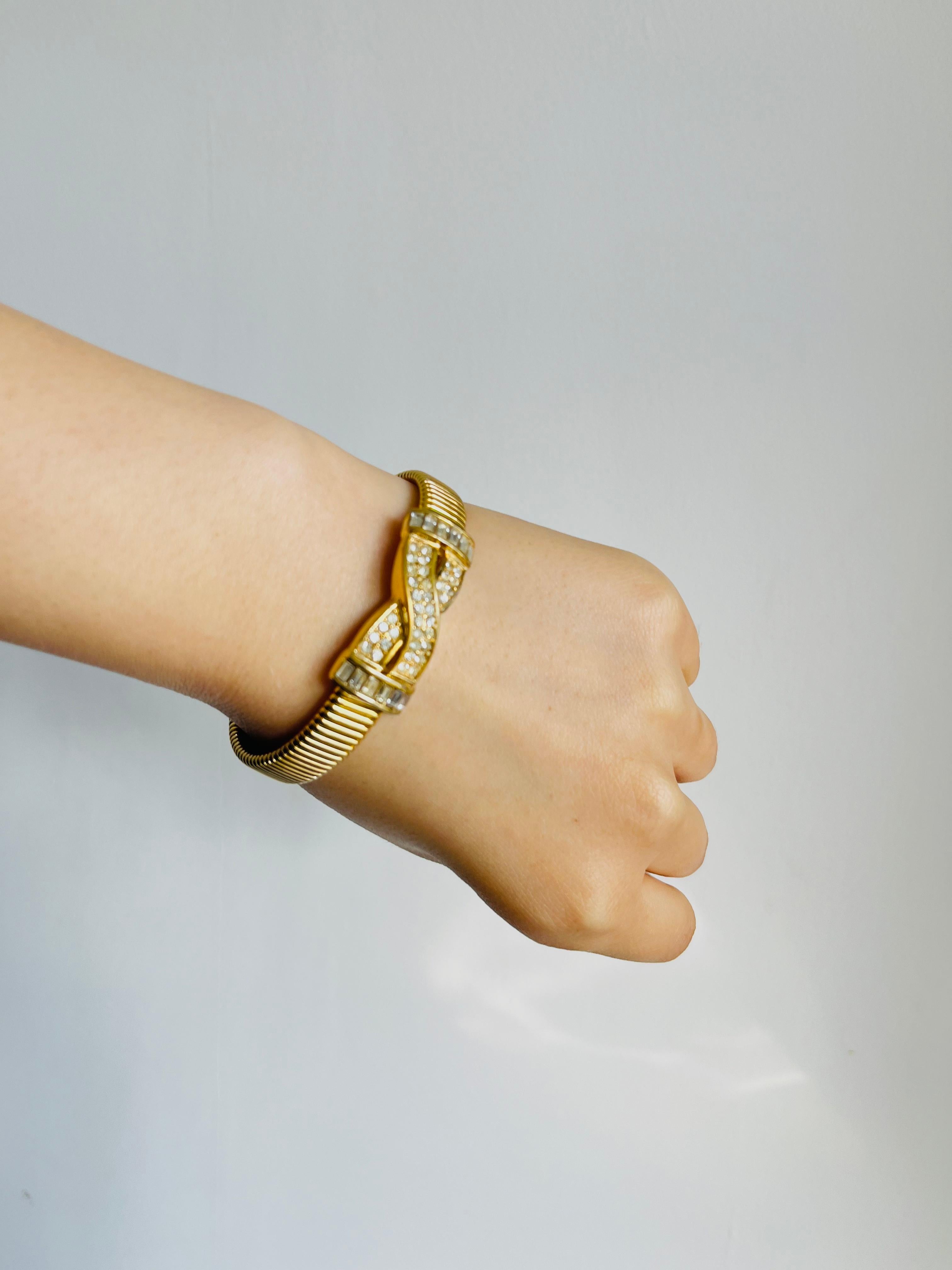 Christian Dior Vintage 1980s Interlocked Cross Crystals Ribbed Omega Bracelet 2