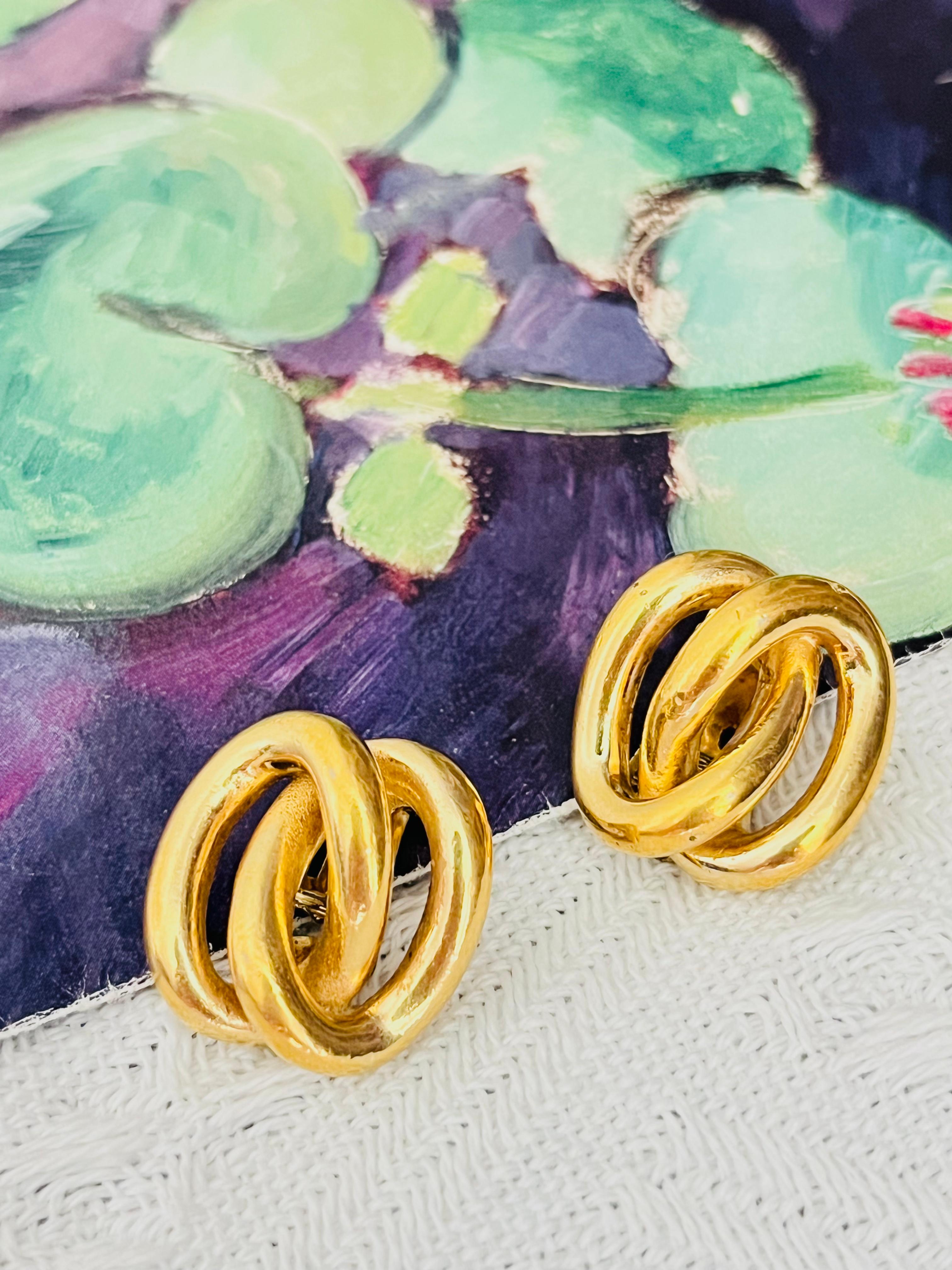 Art Deco Christian Dior Vintage 1980s Interlocked Double Knot Twist Rope Clip Earrings For Sale