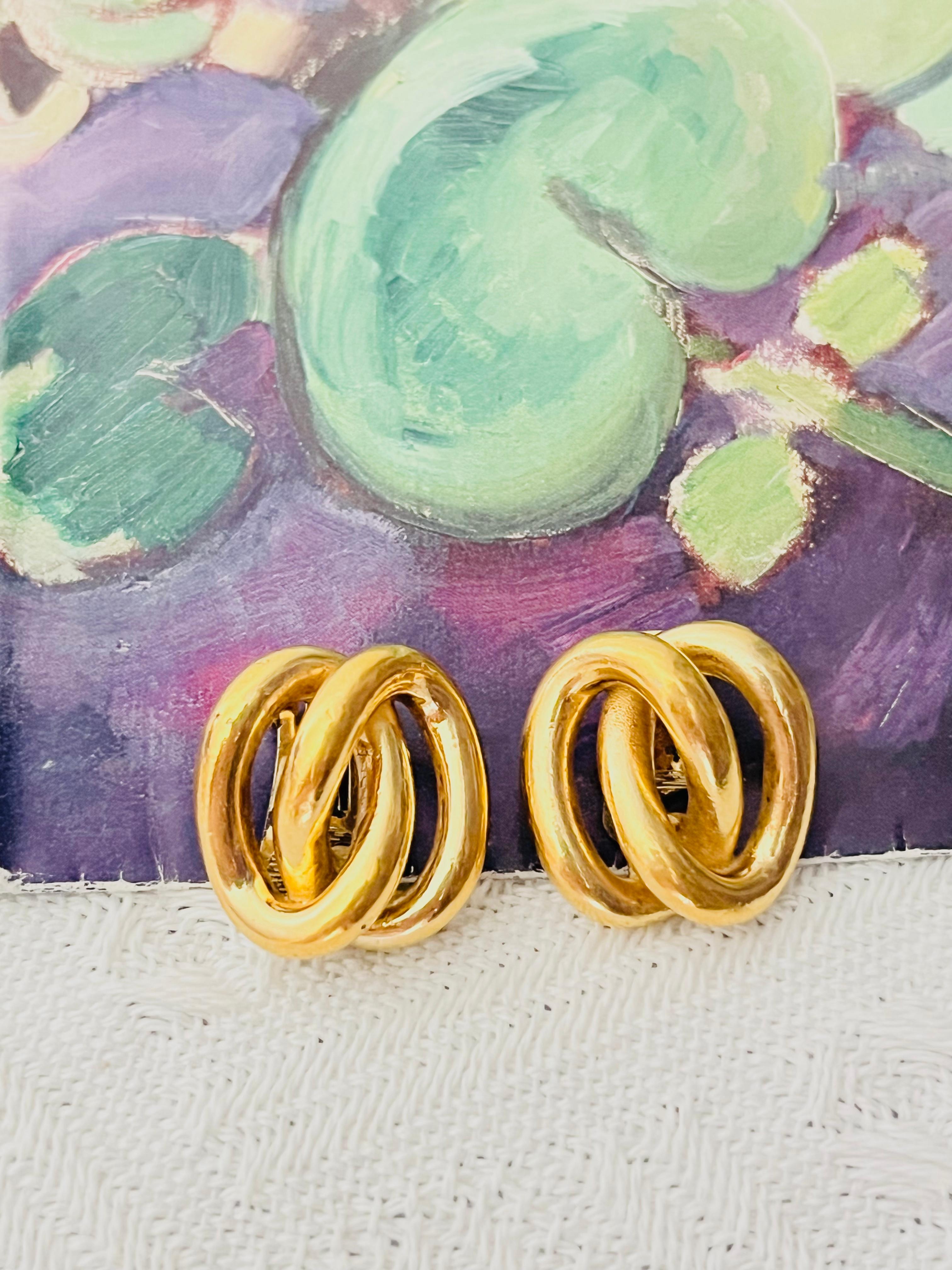 Christian Dior Vintage 1980s Interlocked Double Knot Twist Rope Clip Earrings In Good Condition For Sale In Wokingham, England