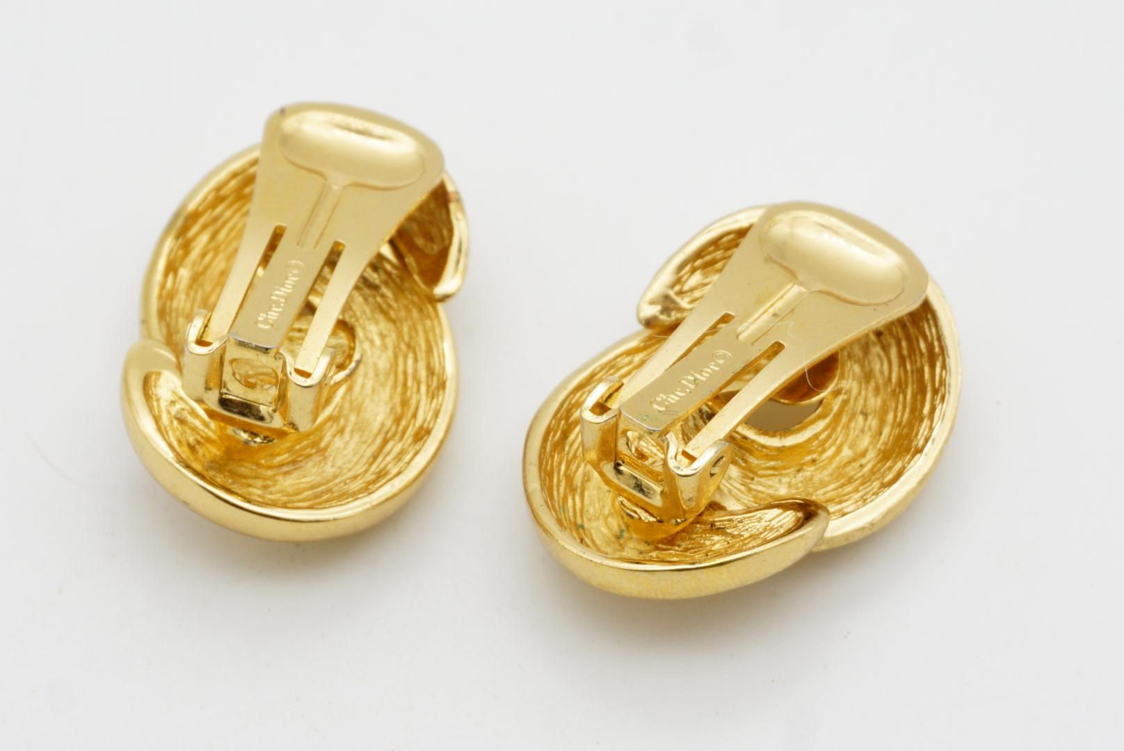 Christian Dior Vintage 1980s Interlocked Knot Glow Matte Chunky Gold Earrings For Sale 7