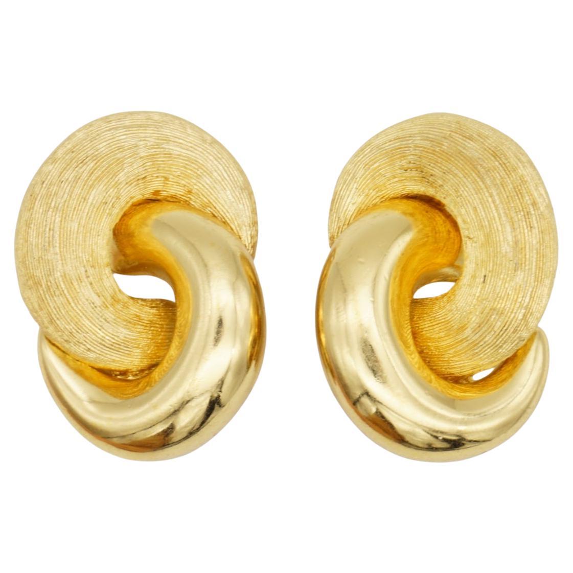 Christian Dior Vintage 1980s Interlocked Knot Glow Matte Chunky Gold Earrings For Sale