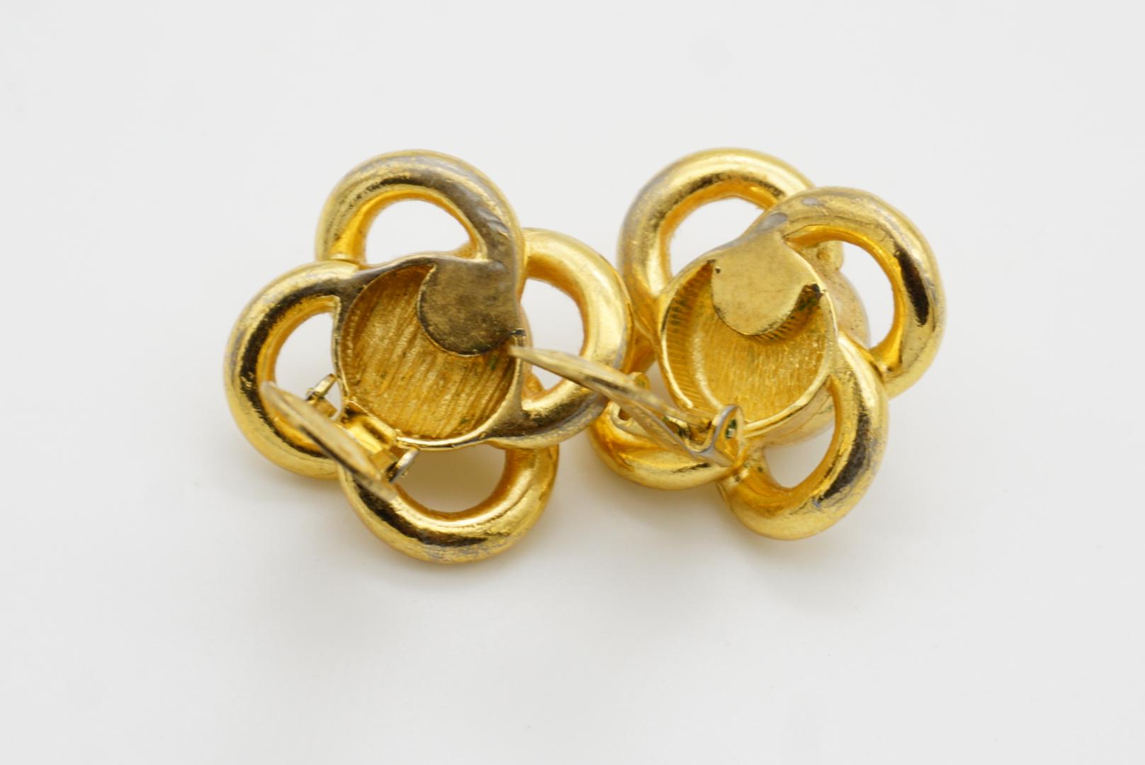 Christian Dior Vintage 1980s Interlocked White Round Pearl Flower Clip Earrings 9